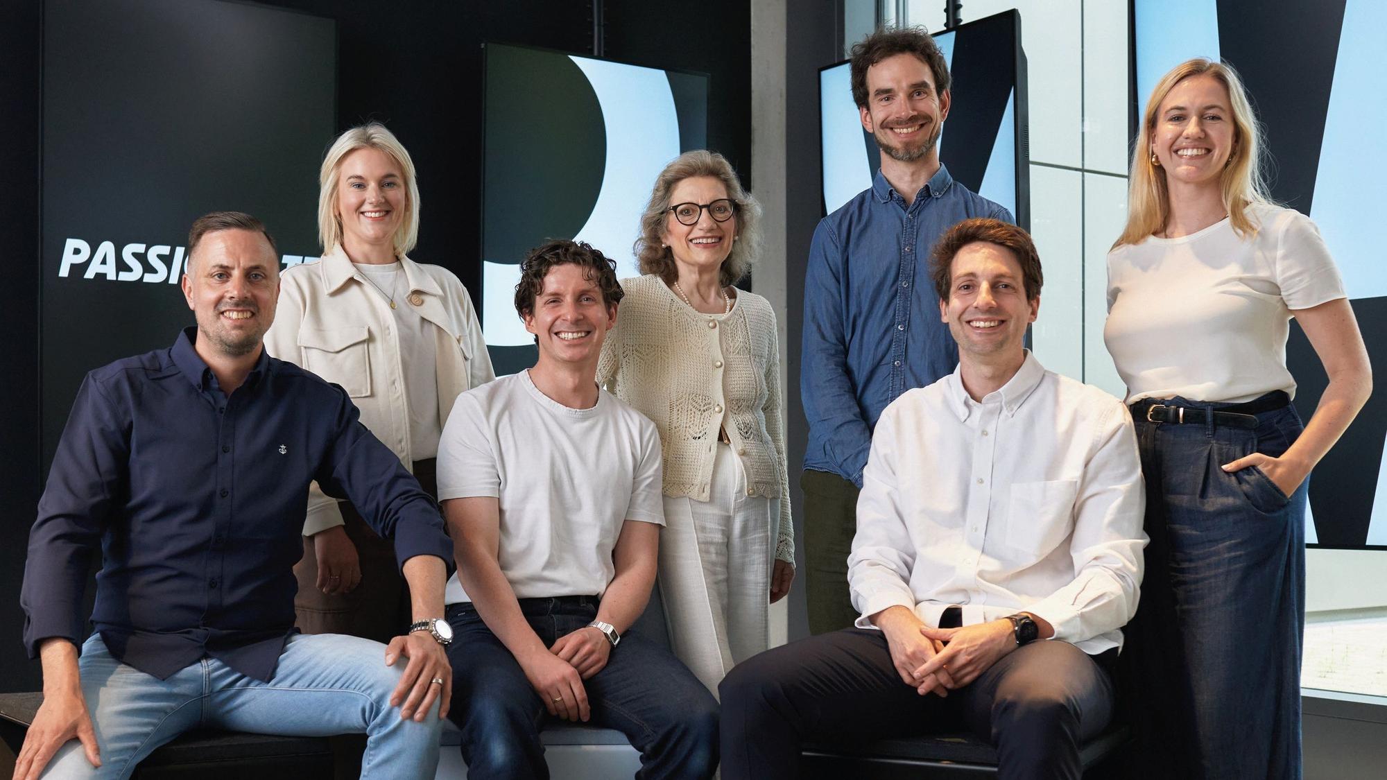 Die neue Schwalbe-Geschäftsführung ab Januar 2027 (v.l.): Nico Simons, Vanessa Schulte, Felix Jahn, Giovanna Salvato, Felix Schäfermeier, Philipp Jahn und Clara Bohle.