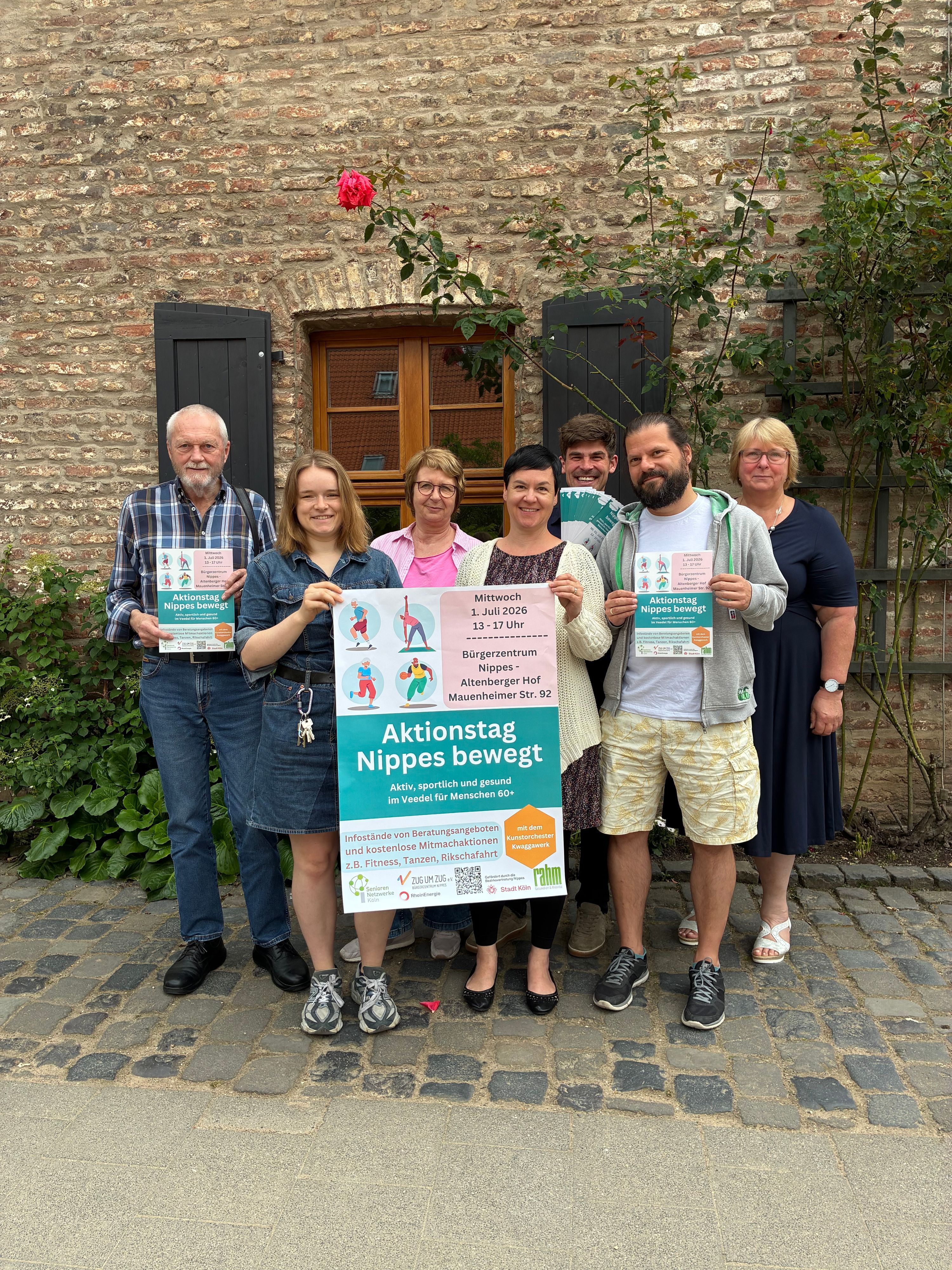 Vorfreude aufs Fest: Theo Schulte (SNW Nippes), Viktoria Hörnchen (Seniorenkoordination), Brigitte Theis (BüZe Nippes), Kerstin Goll (Präventive Hausbesuche), Piotr Falke (SNW Longerich), Christoph Tacken (SNW Niehl) und Petra Röder (SNW Nippes) (v.l.)