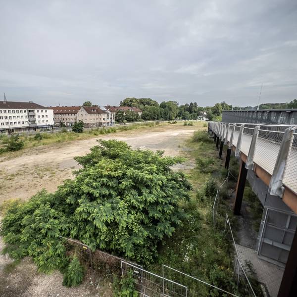 Die Cube Real Estate AG plant mehr Wohnungen im Opladener Bahnhofsquartier, die Politik will aber erst mal abwarten, wie es mit der Insolvenz des Investors weitergeht.
