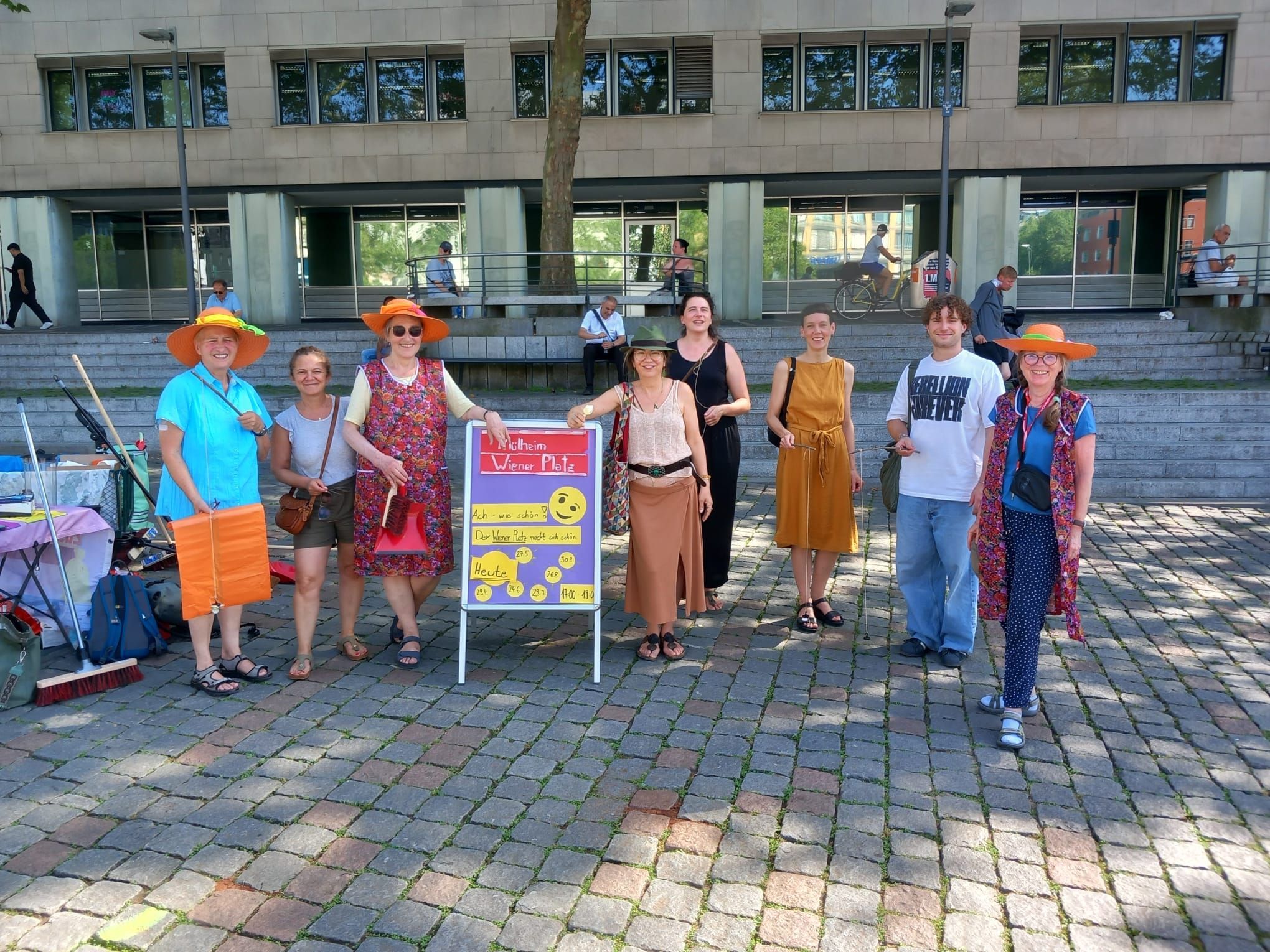 Aus der Stadtteilkonferenz Mülheim-Nord ist der Initiativkreis Wiener Platz entstanden, der den Platz bespielen und verschönern möchte.
