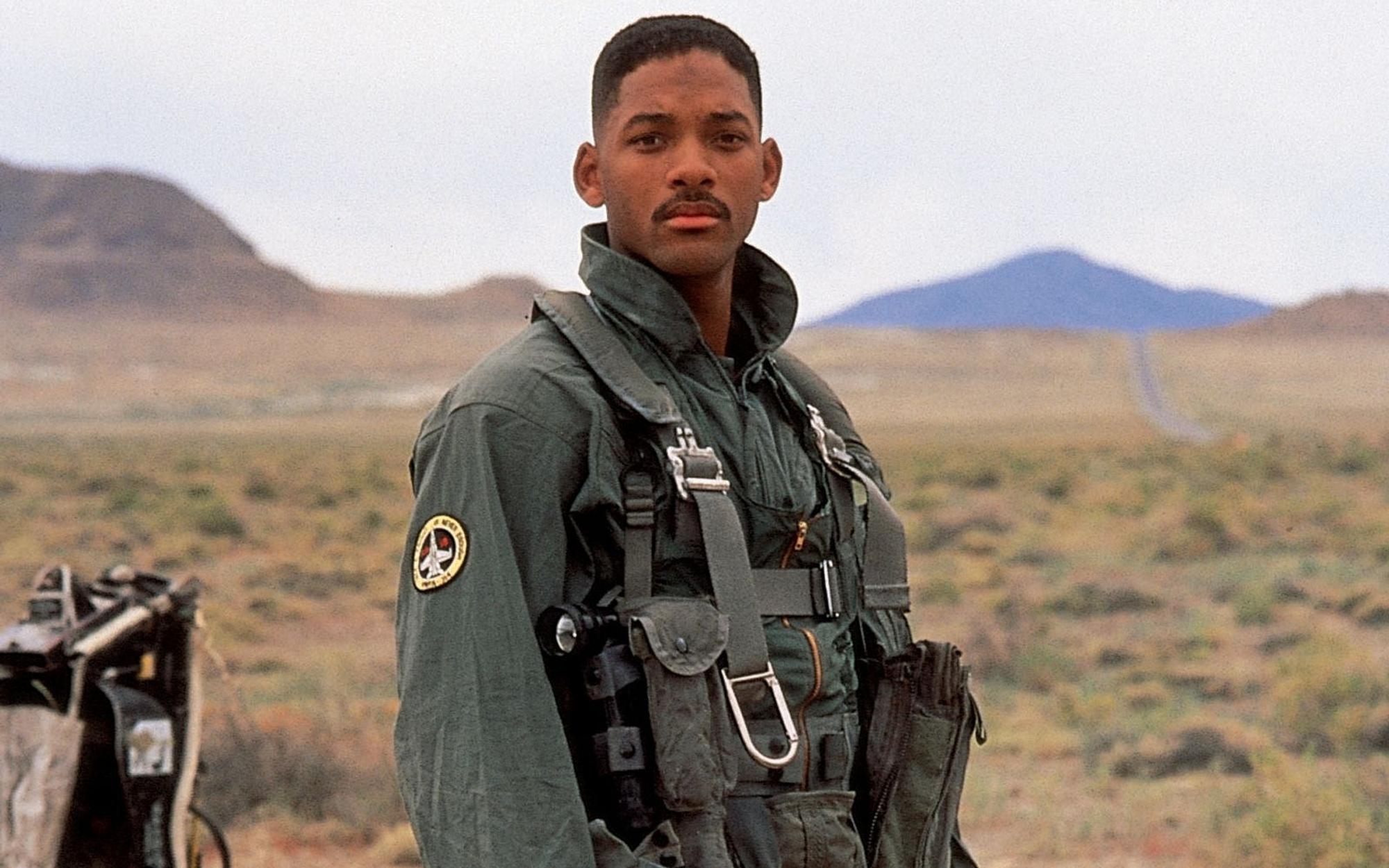 Er kämpft an vorderster Front gegen die Aliens: Steve Hiller (Will Smith) ist ein risikofreudiger Pilot, der am Ende zum Helden wird. (Bild: 20th Century Fox)