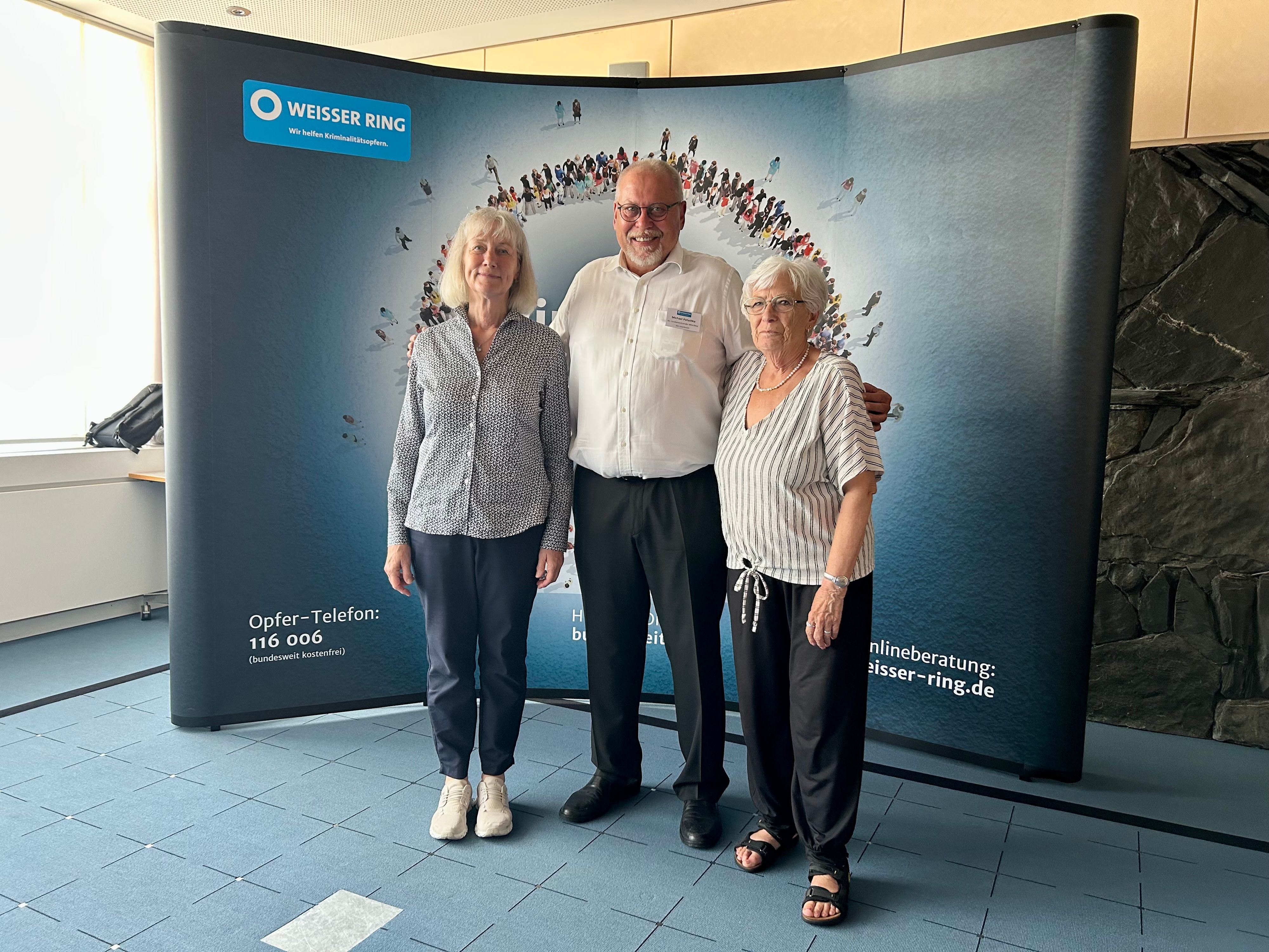 Dagmar Drösser (v. l.), Michael Potschka und Marion Paufler gehören zum Team der Leverkusener Außenstelle des „Weissen Rings“.