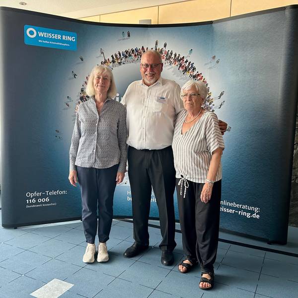 Dagmar Drösser (v. l.), Michael Potschka und Marion Paufler gehören zum Team der Leverkusener Außenstelle des „Weissen Rings“.