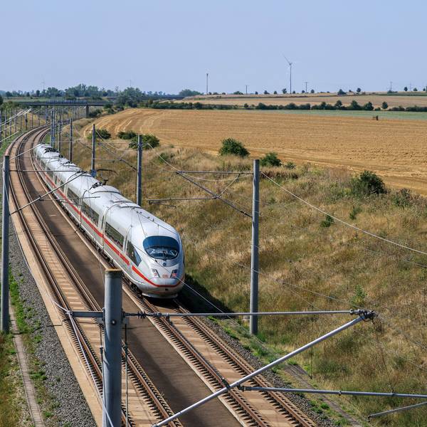 Die Deutsche Bahn befürchtet wegen des aktuellen Sommerwetters Störungen im Zugbetrieb.