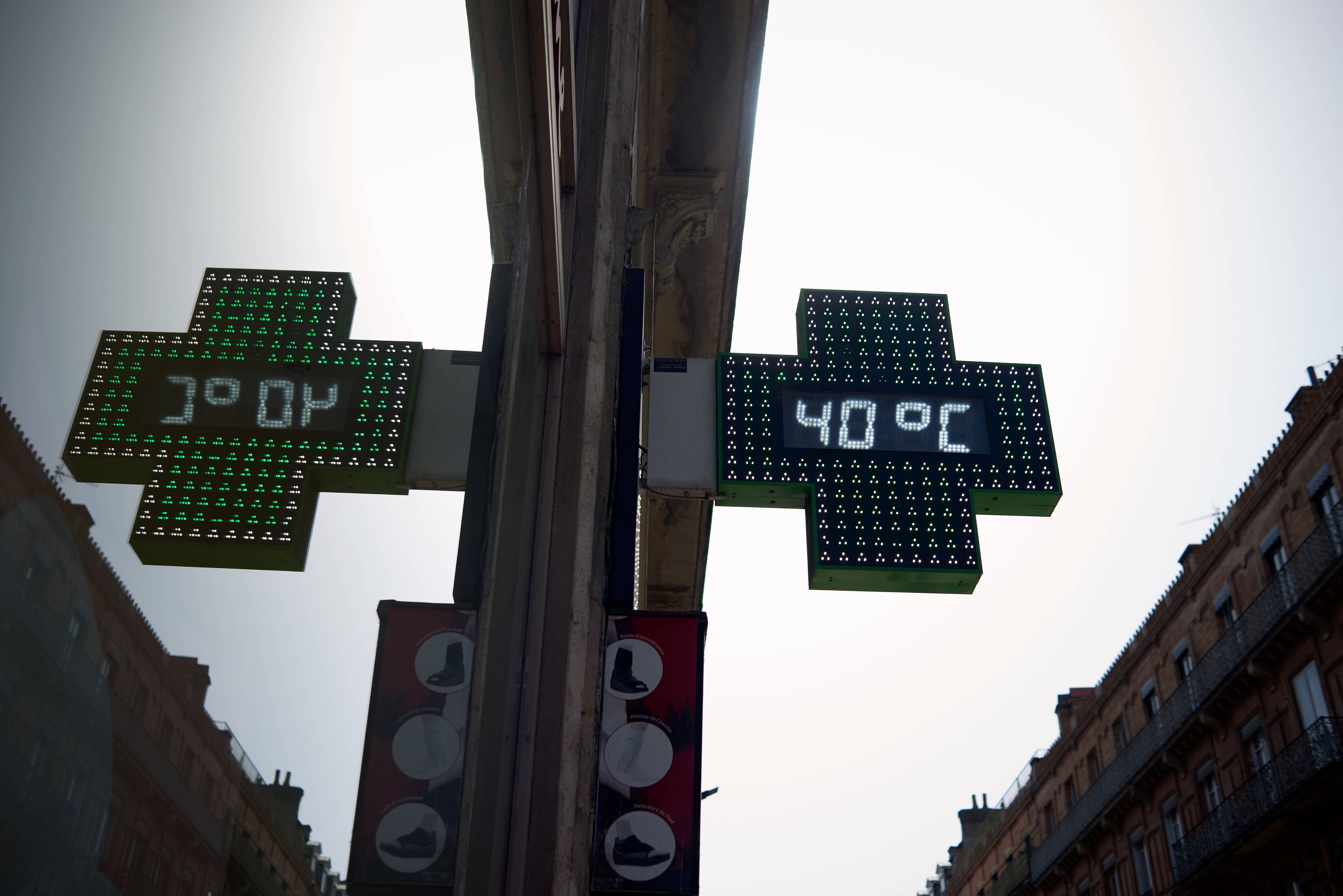 Frankreich hat bereits den nach Angaben des staatlichen Wetterdienstes heißesten Tag seit Beginn der Messungen 1947 erlebt.