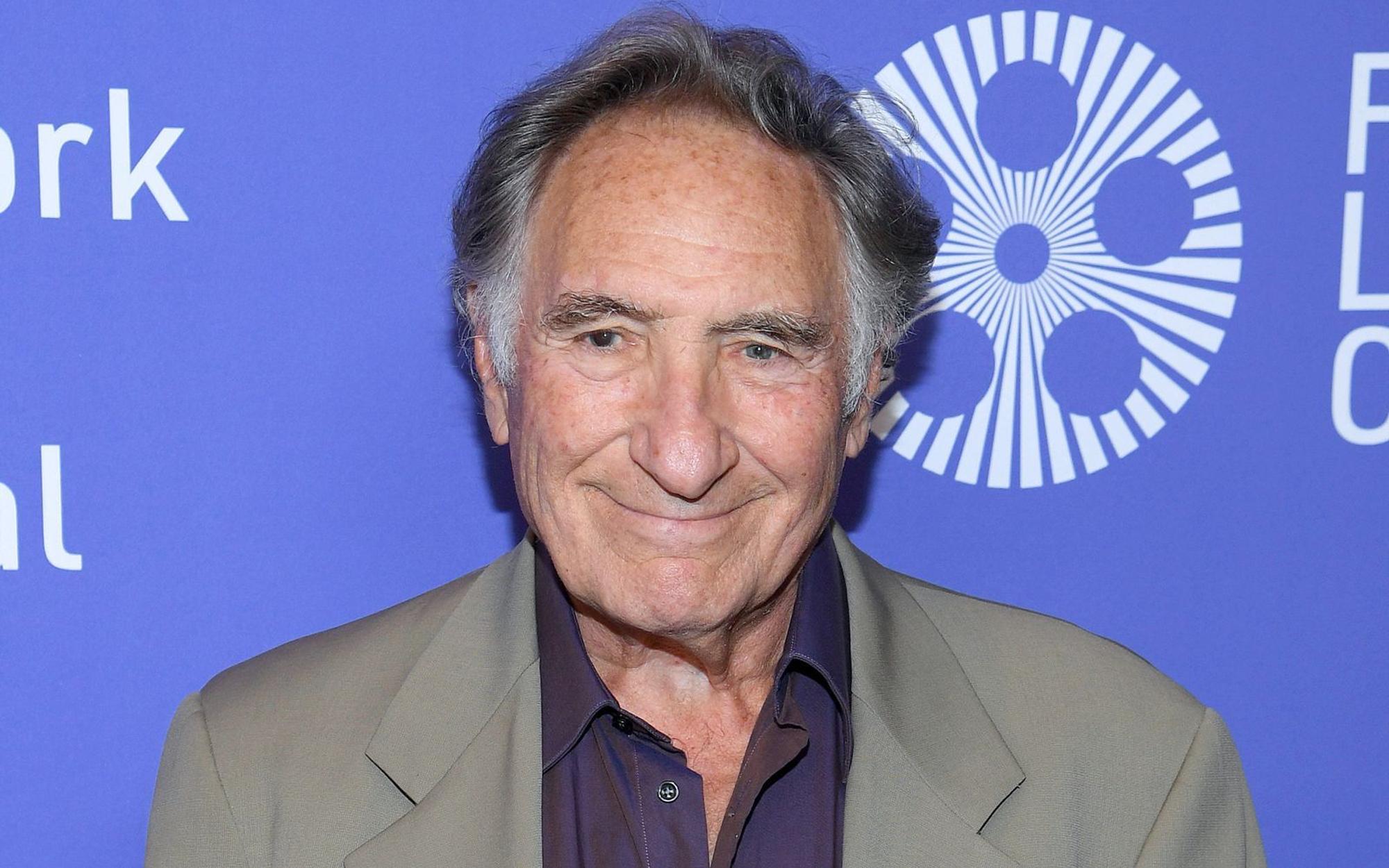 Bereits in 70er-Jahren war er dank seiner Hauptrolle in der Comedy-Serie „Taxi“ ein Star: Judd Hirsch spielte zwar auch immer wieder ernstere Rollen in Kinofilmen (“Eine ganz normale Familie“, „A Beautiful Mind“), begeistert aber bis heute vor allem als Seriendarsteller. (Bild: Dimitrios Kambouris/Getty Images for Film at Lincoln Center)