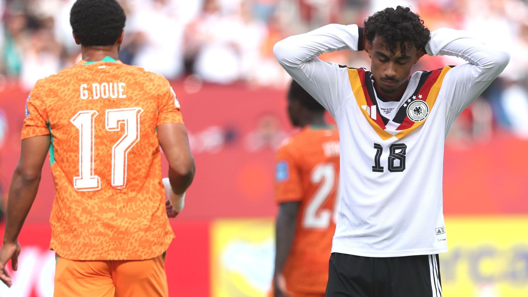 Nathaniel Brown (Deutschland) regiert nach einer vergebenen Chance.