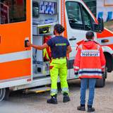 Ein Rettungswagen der Kölner Feuerwehr: Die Behörde meldet einen starken Anstieg der Einsätze wegen Hitze. (Archivbild)