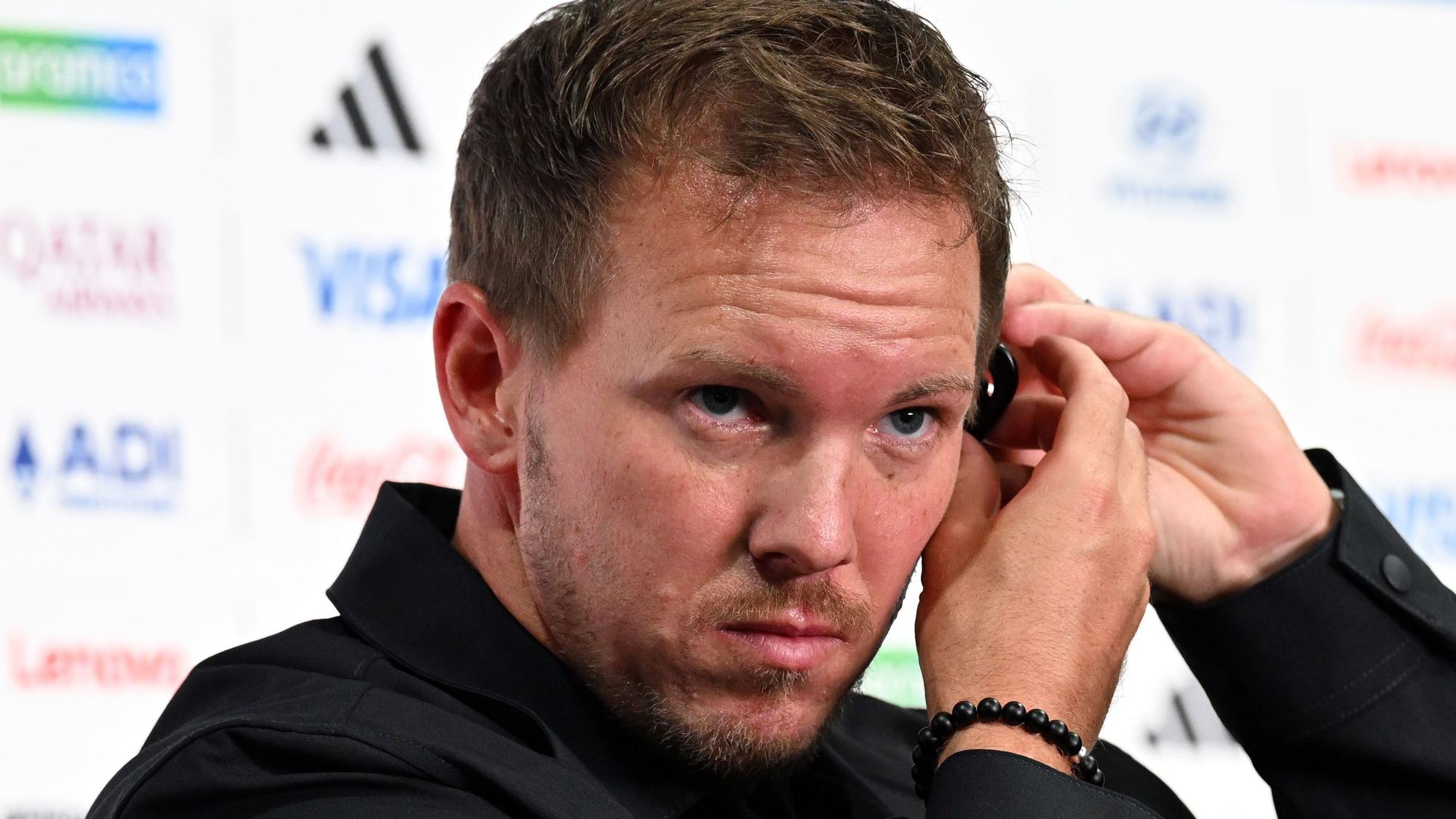 Bundestrainer Julian Nagelsmann nimmt an der Pressekonferenz teil.