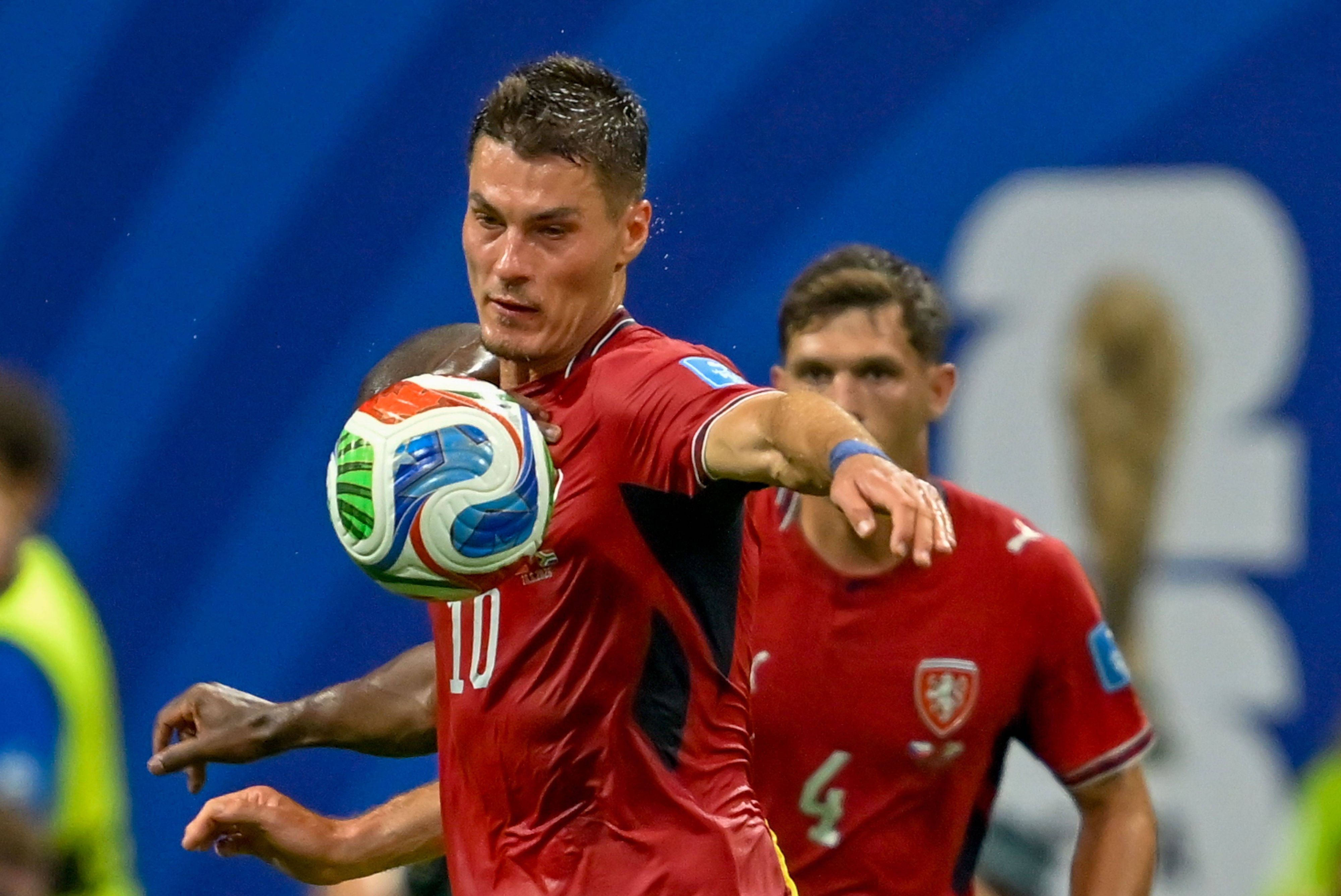 Patrik Schick bei der Ballannahme.