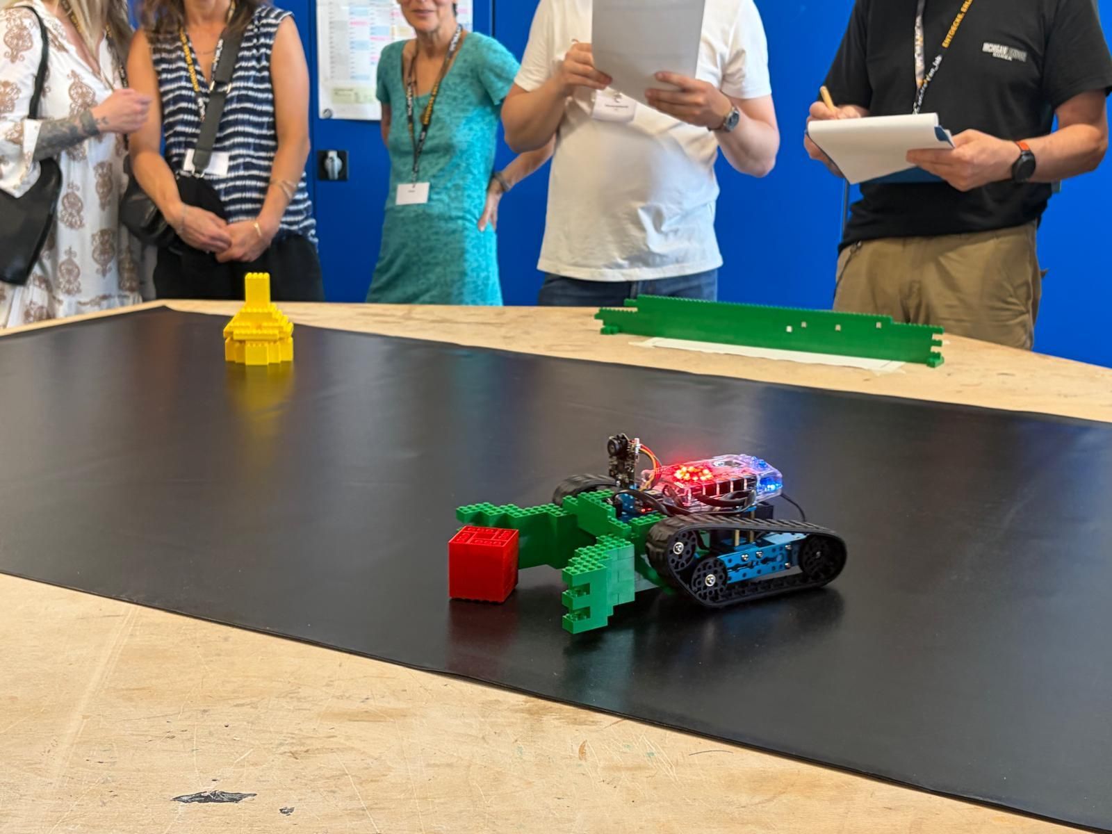 Der Roboter soll eine Unterstützung für Menschen mit Sehbehinderung sein.