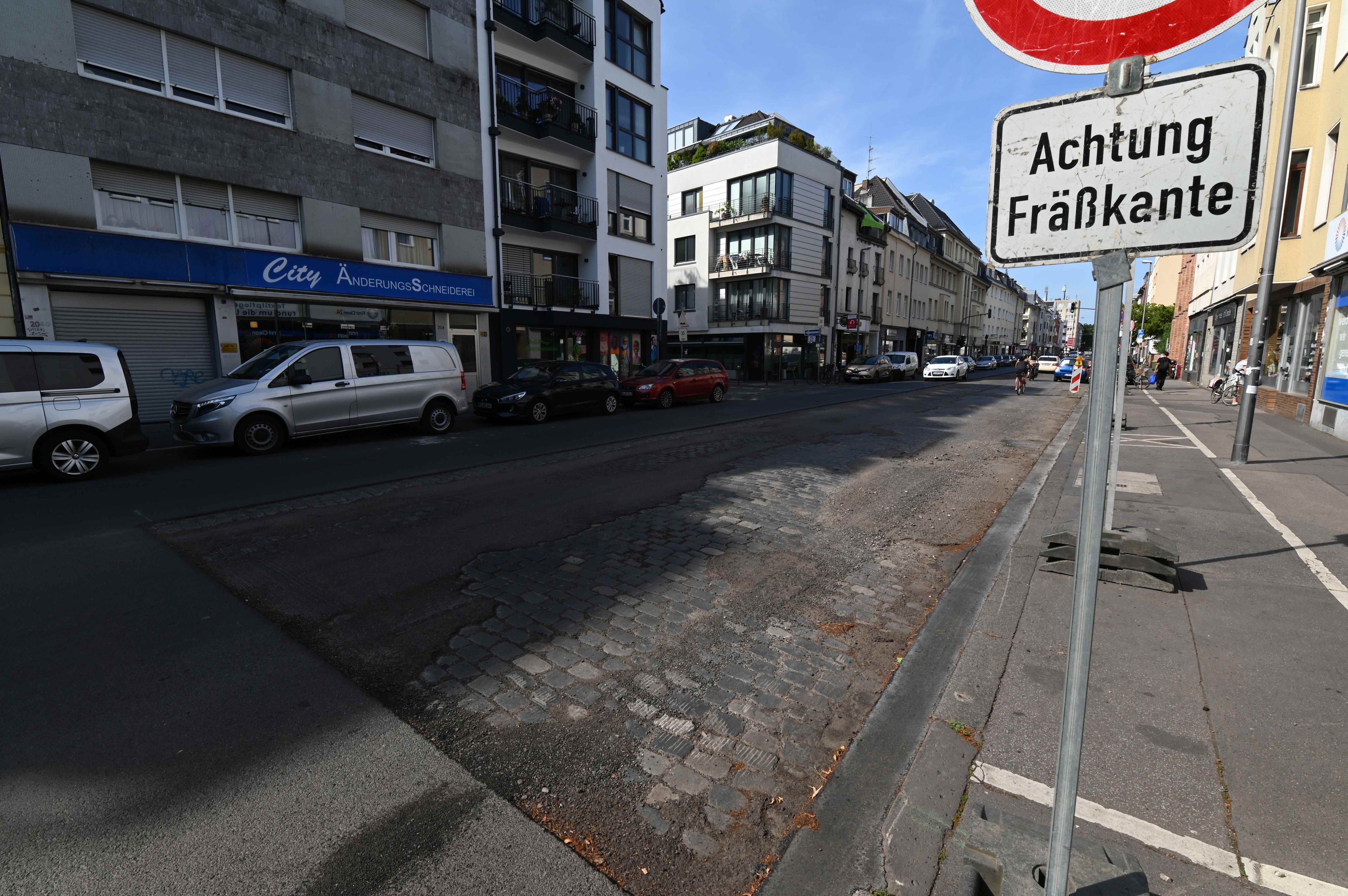 Die Stadt saniert die Berrenrather Straße und die Sülzburgstraße.