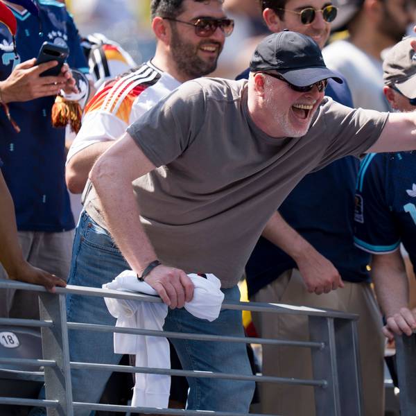 Stefan Raab beim WM-Spiel zwischen Deutschland und Ecuador.