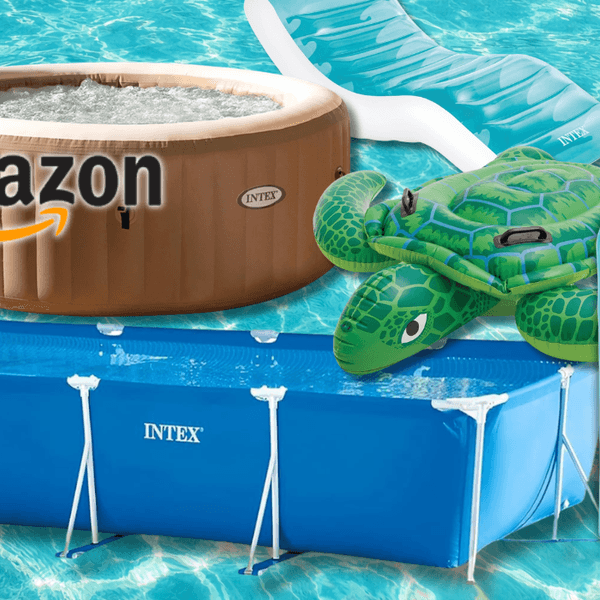 Intex Pools und Zubehör vor einem Wasser-Hintergrund.