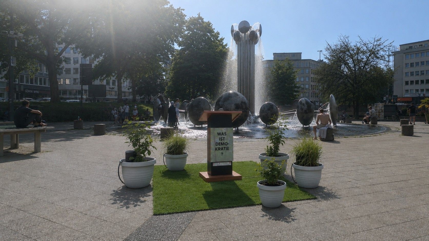 09.08.2024
Köln:
Brunnen am Ebertplatz
Die Wasserkinetische Plastik ist ein Kunstwerk des deutschen Künstlers und Metallbildhauers Wolfgang Göddertz. Die Brunnenplastik steht in Köln auf dem Ebertplatz und ist ein großer begehbarer Brunnen in Edelstahl. 
Foto: Martina Goyert