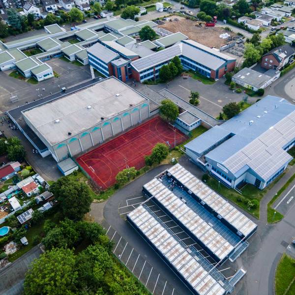 Das Luftbild zeigt das Areal der Gesamtschule in Weilerswist.