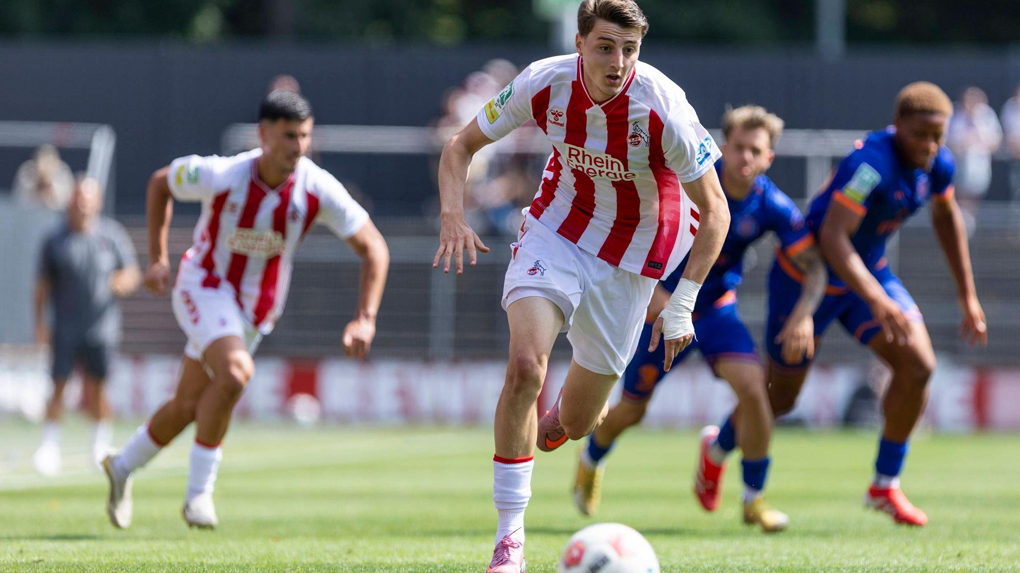 Regionalliga West: 1. FC Köln U21, U 21 - Sportfreunde Siegen, 17.08.2025 Malek El Mala 1. FC Köln U21, 9. Regionalliga West, 1. FC Köln U21 - Sportfreunde Siegen, 4. Spieltag, am 17.08.2025, Franz-Kremer-Stadion, Köln *** Regionalliga West 1 FC Köln U21 Sportfreunde Siegen, 17 08 2025 Malek El Mala 1 FC Köln U21, 9 Regionalliga West, 1 FC Köln U21 Sportfreunde Siegen, 4 Matchday, on 17 08 2025, Franz Kremer Stadium, Cologne Copyright: xBEAUTIFULxSPORTS/Meuselx