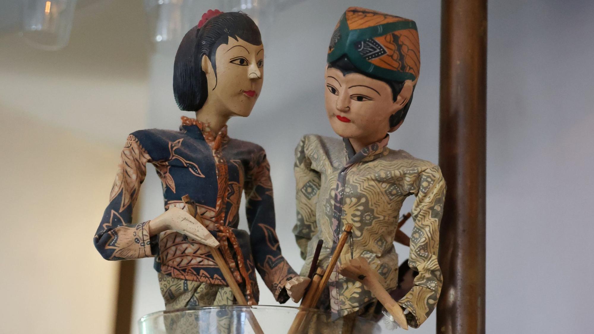 Eine indonesische Skulptur ist zu sehen.