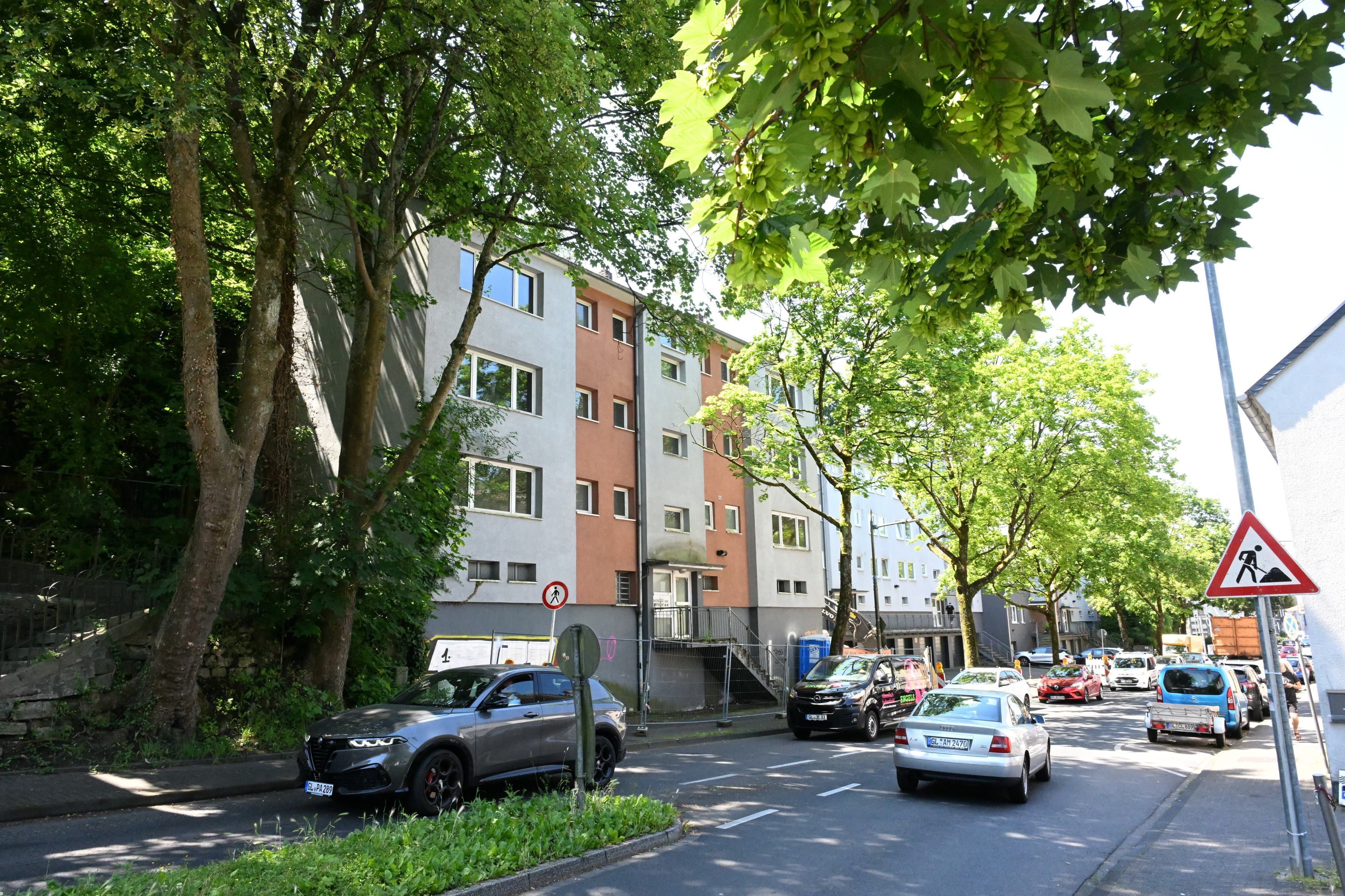 Das Foto zeigt das Wohnhaus an der Hauptstraße