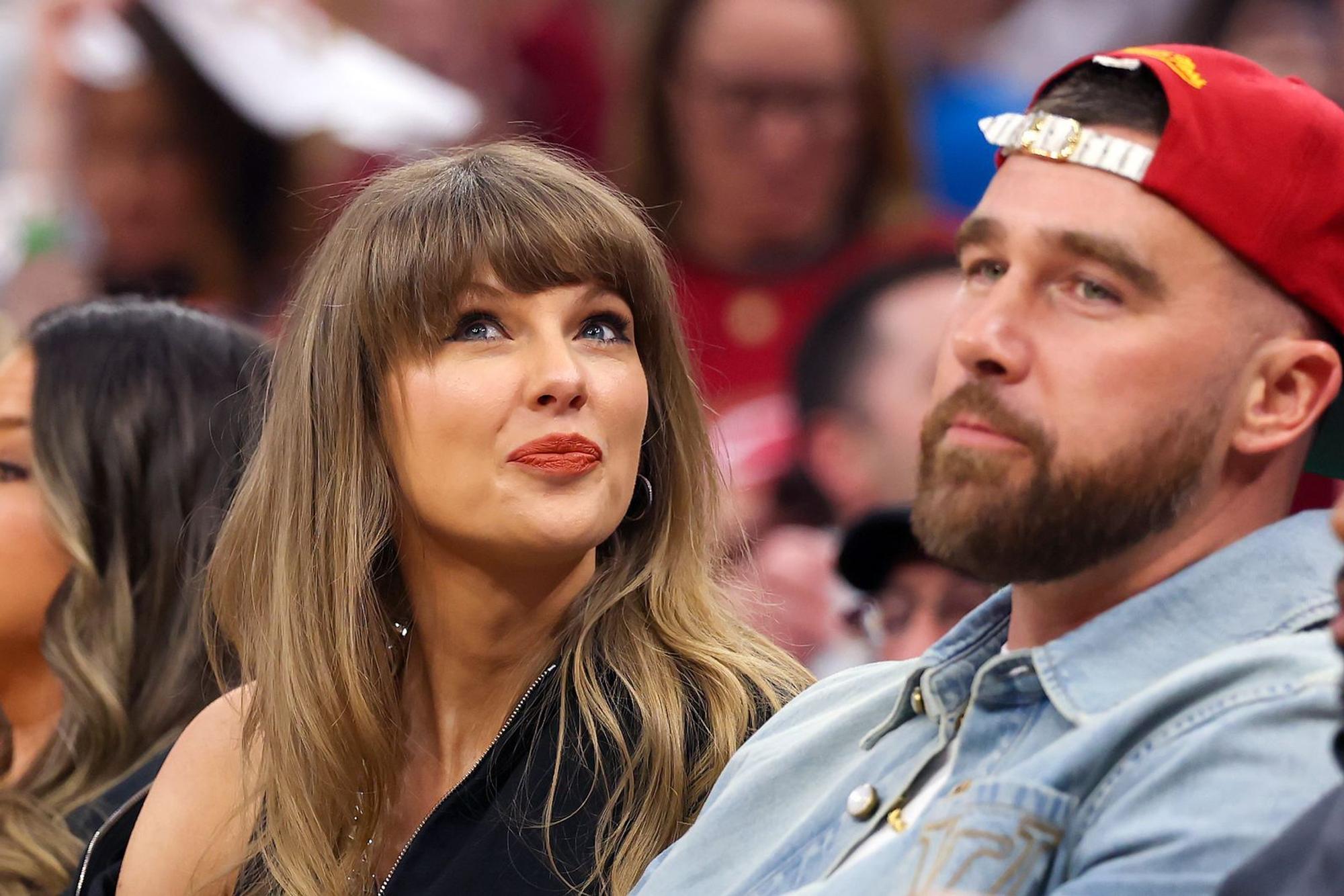 Seit der Verlobung von Taylor Swift und Travis Kelce gibt es viele Spekulationen rund um die anstehende Hochzeit. Nun gibt es neue Hinweise auf den Ort der Feier. (Bild: 2026 Getty Images/Gregory Shamus)