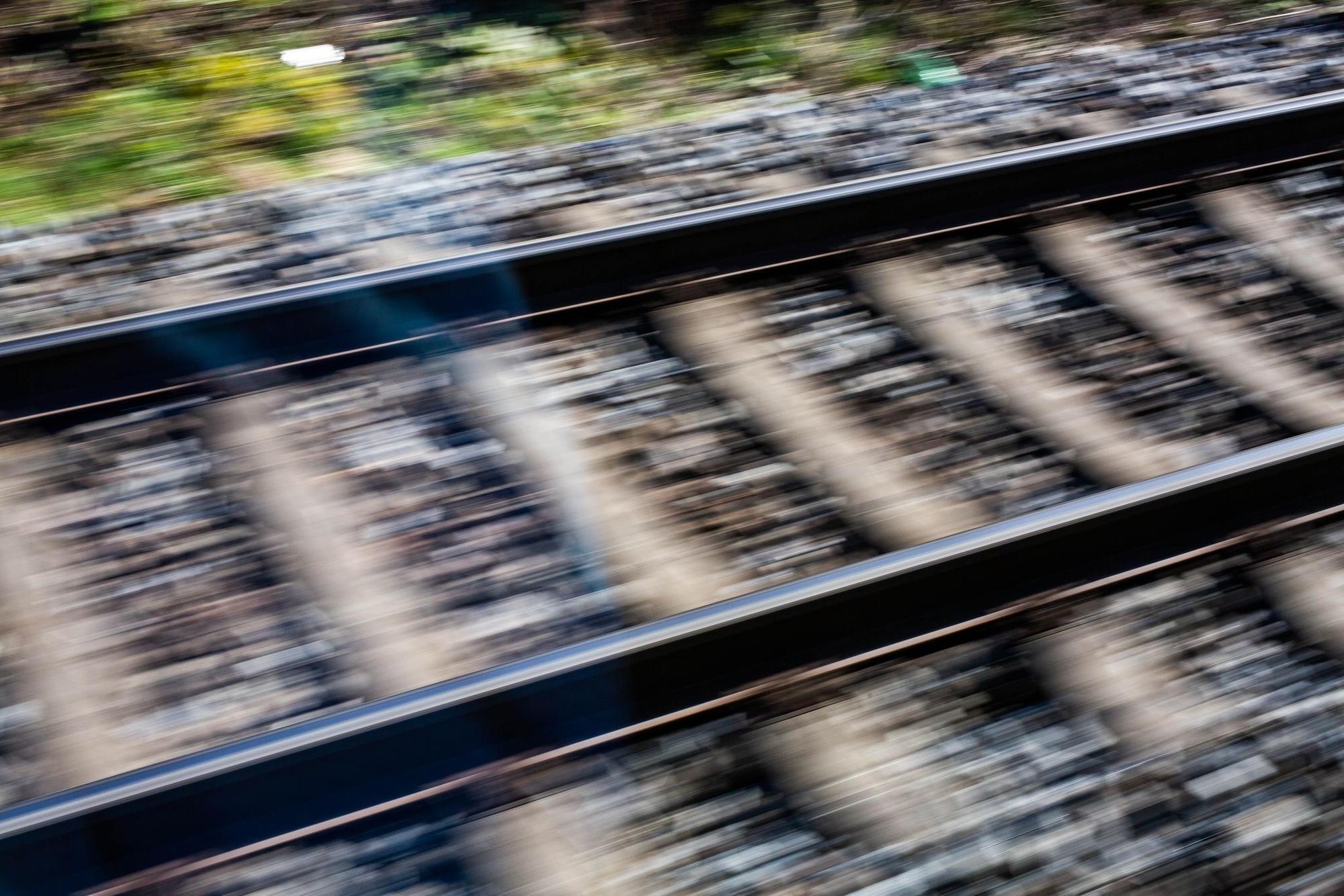 Eine Regionalbahn bei Bonn musste wegen einer defekten Klimaanlage evakuiert werden. (Symbolbild)
