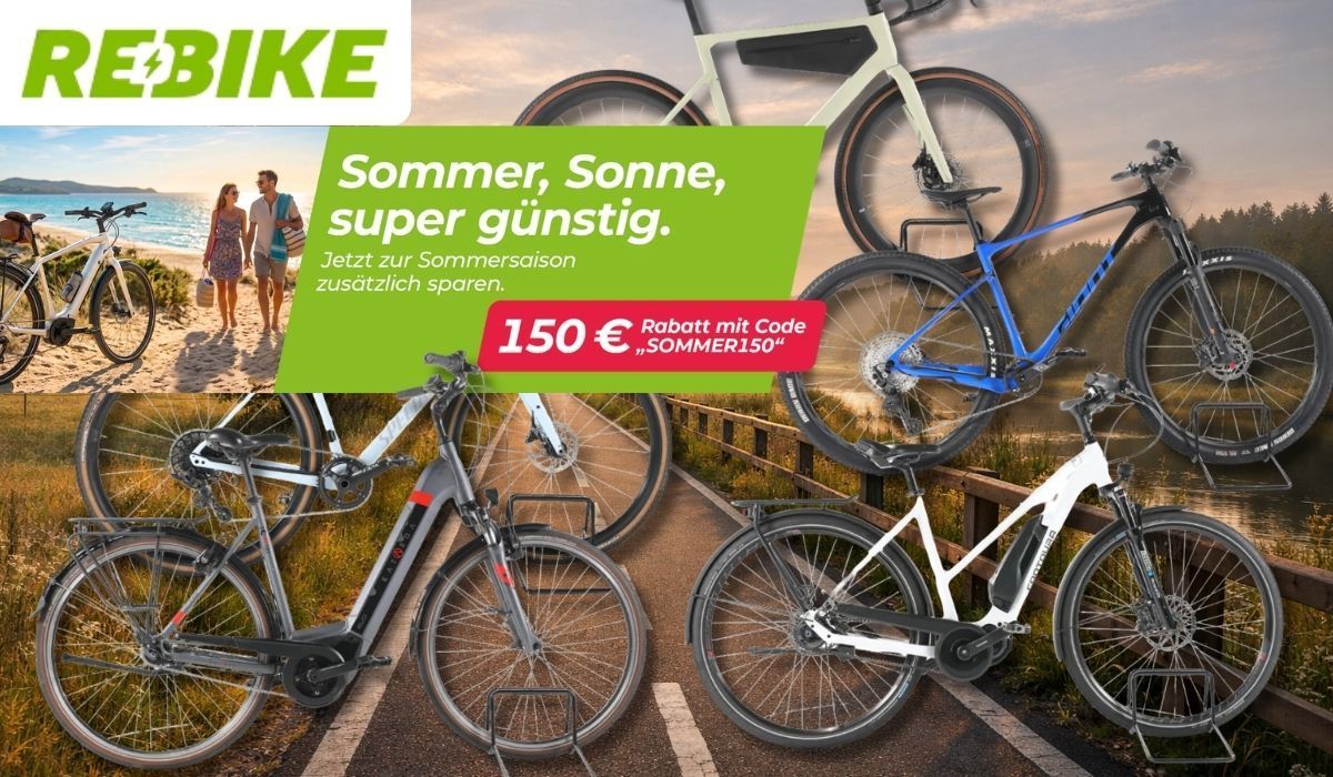 Verschiedene Fahrräder und E-Bikes mehrerer Top-Marken vor einem Fahrradweg an einem Sommerabend.