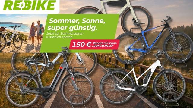 Verschiedene Fahrräder und E-Bikes mehrerer Top-Marken vor einem Fahrradweg an einem Sommerabend.