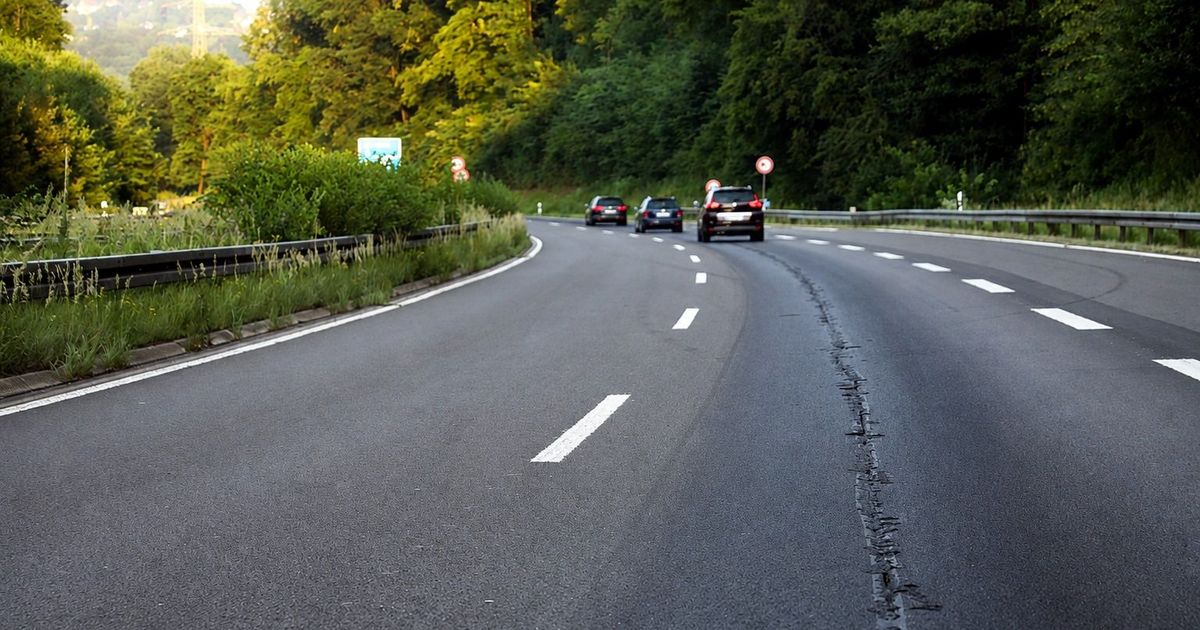 Risse in der A4: Hitzeschäden auf nagelneuem Autobahnabschnitt bei Bergisch Gladbach