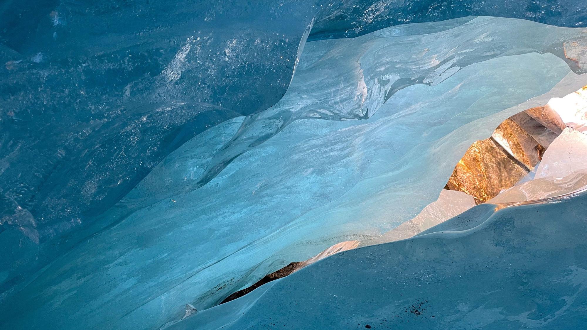 Eis am Rhonegletscher bei Obergoms (Schweiz) am 9. August 2025.