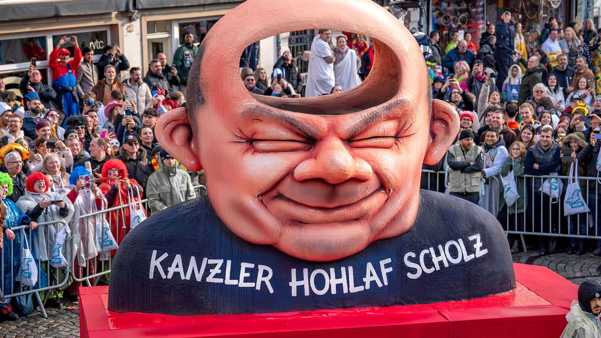 Diesen Wagen widmete Jacques Tilly dem damaligen Bundeskanzler Olaf Scholz