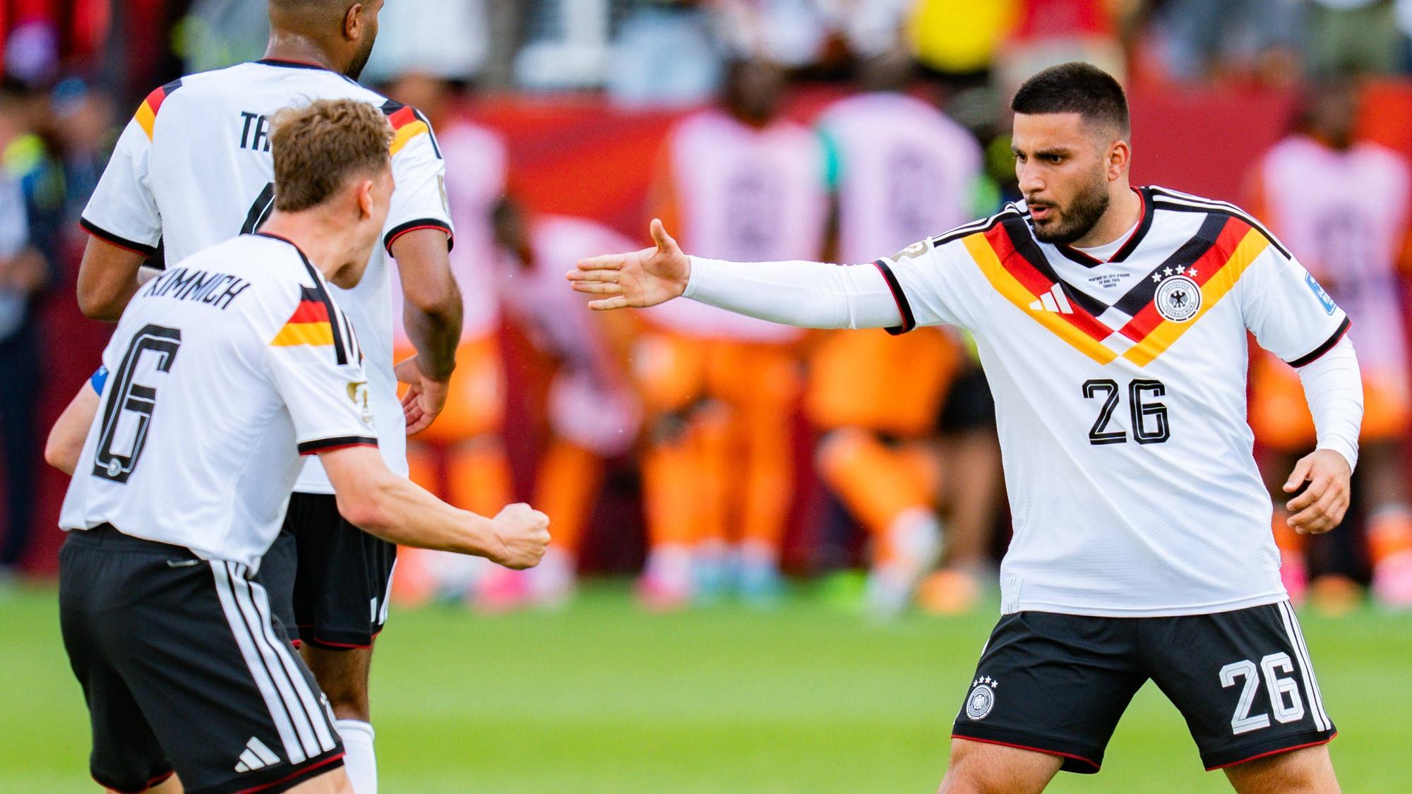 Deniz Undav jubel mit Joshua Kimmich.