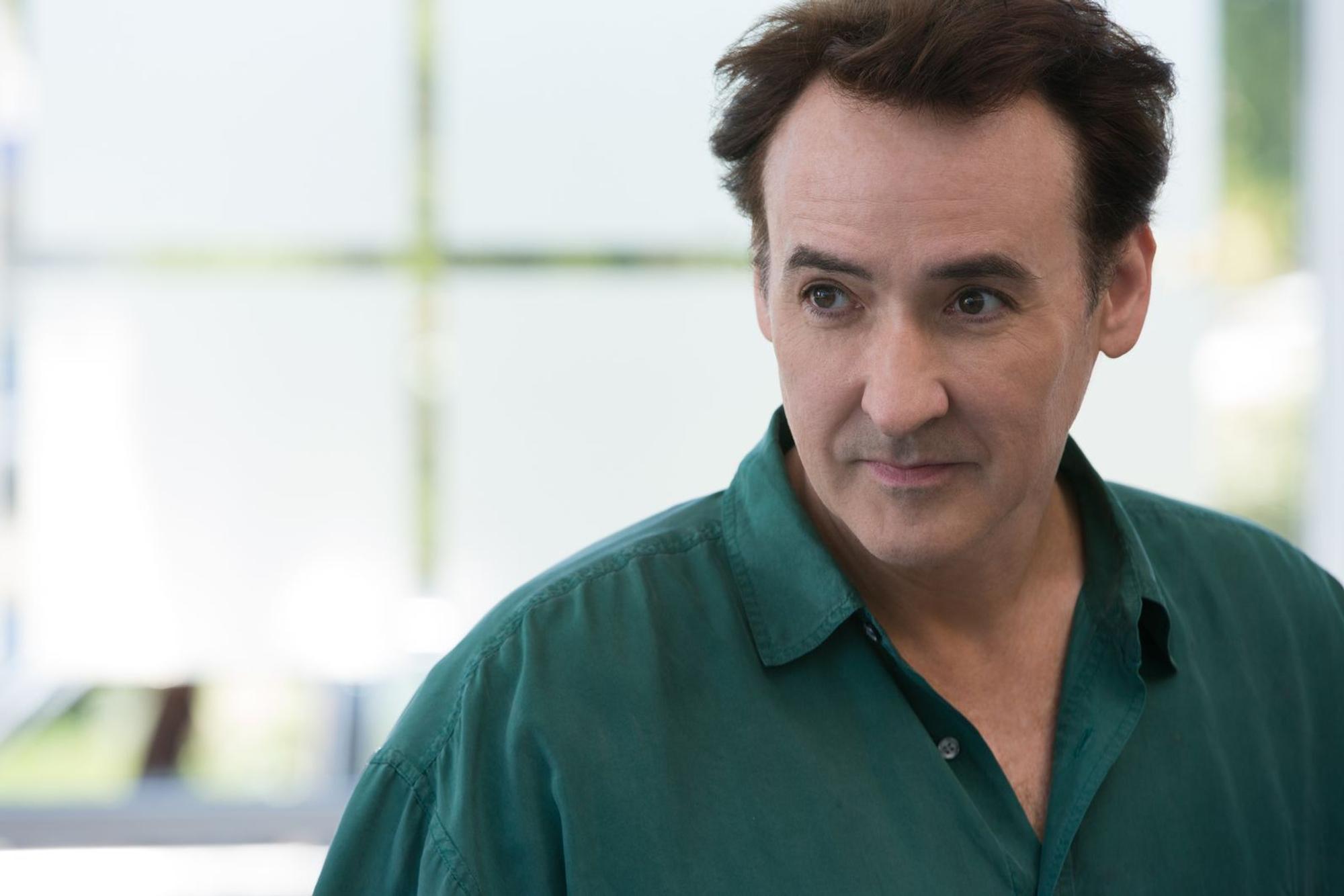 Als älterer Brian Wilson überzeugte Cusack in der gefeierten Filmbiografie „Love & Mercy“ (2014) über den Beach-Boys-Musiker. Die Rolle zählt zu seinen stärksten Leistungen der vergangenen Jahre. (Bild: Studiocanal / Francois Duhamel)