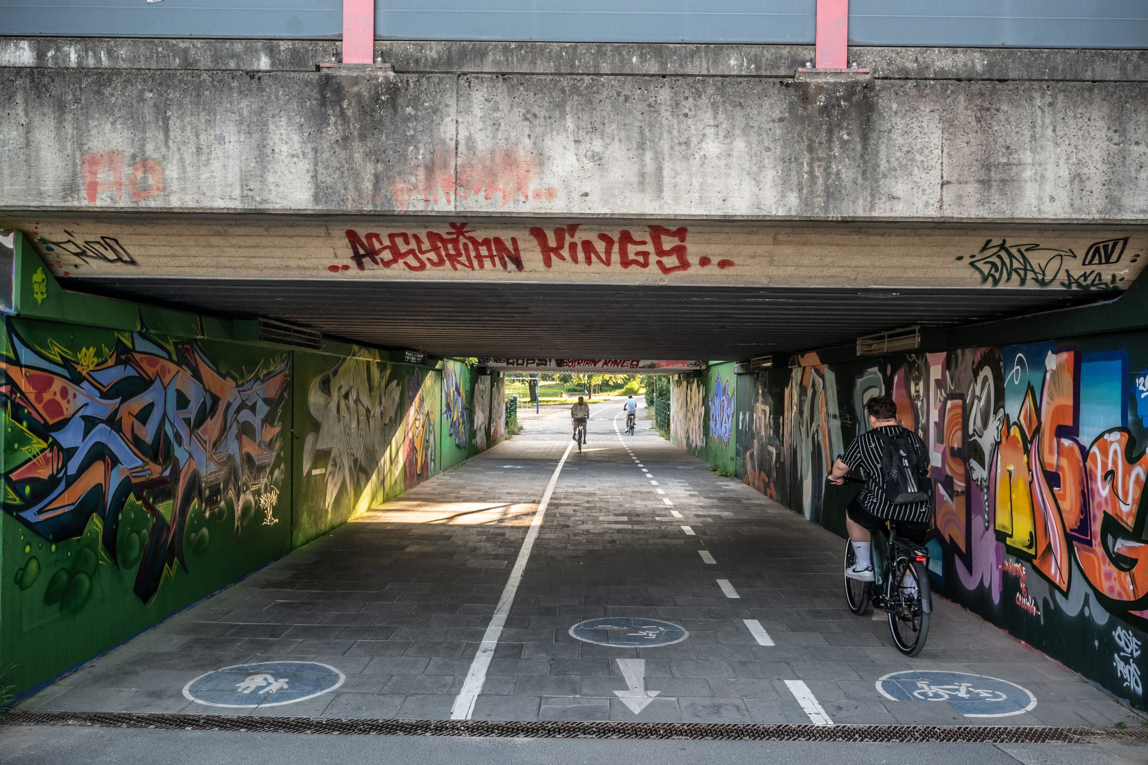 Es geht um Radwege, wie diesen zwischen Sportpark und der Stelze. Der Weg wird durch einen Tunnel unter dem Europaring geführt. Er dürfte beim Bau der Stelze geschlossen werden.