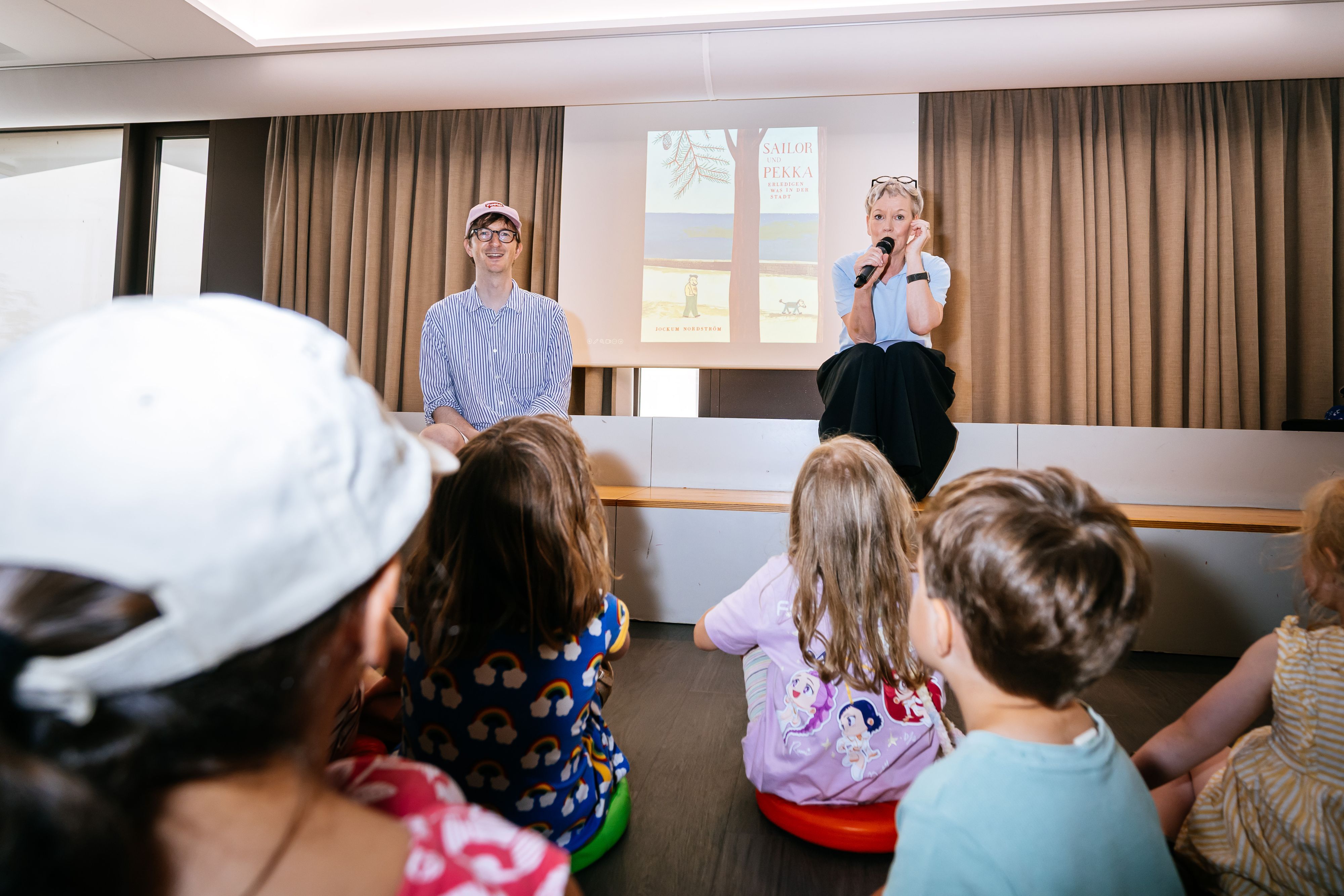Start der Aktion „JUNGES BUCH FÜR DIE STADT 2026“ zusammen mit dem Jungen Literaturhaus und der Stadtbibliothek Köln -- Ferdinand Lutz und Britta Weyers stellen das neue Buch vor.