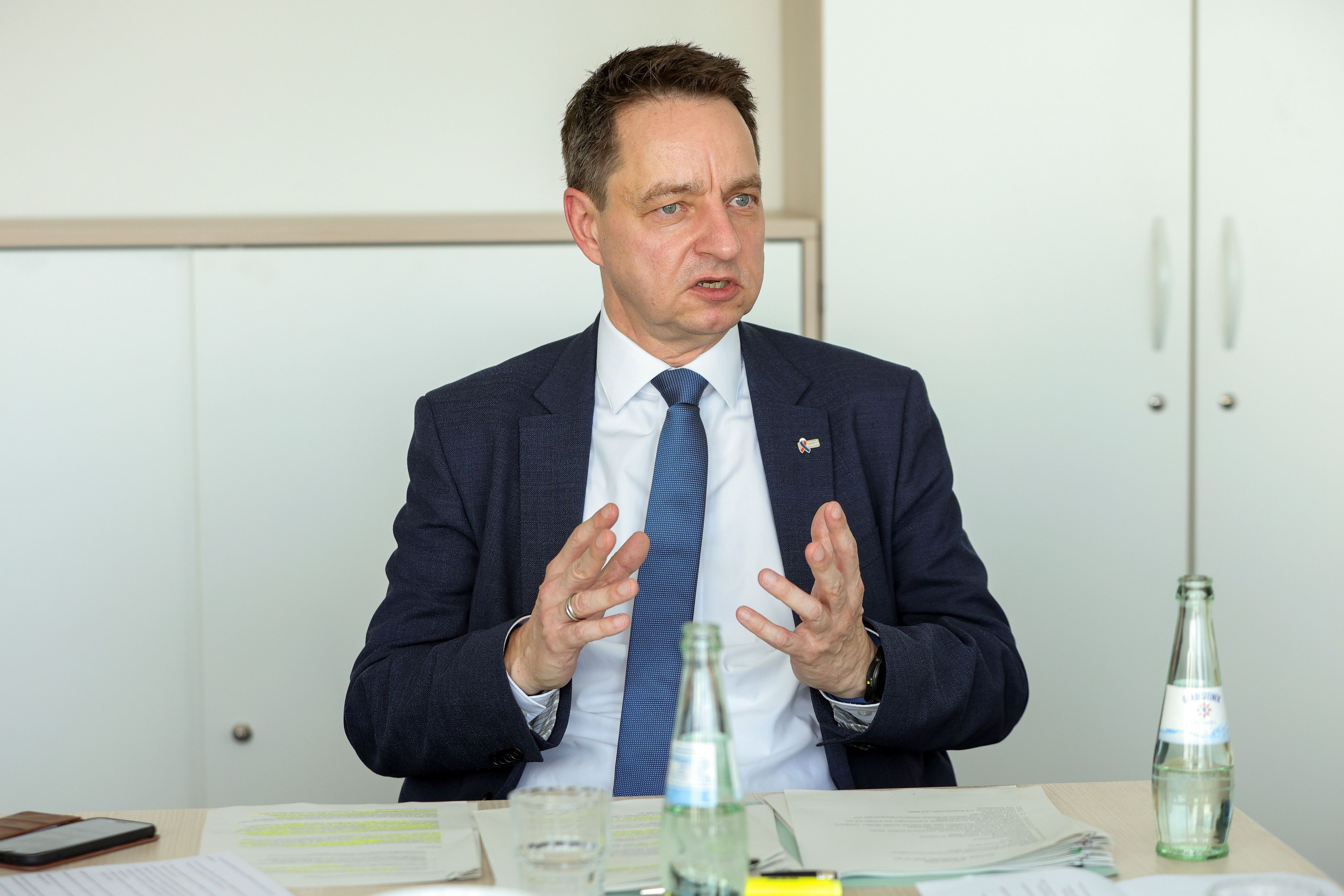 Jürgen Kayser, Chef des NRW-Verfassungsschutzes, beim Interview.
