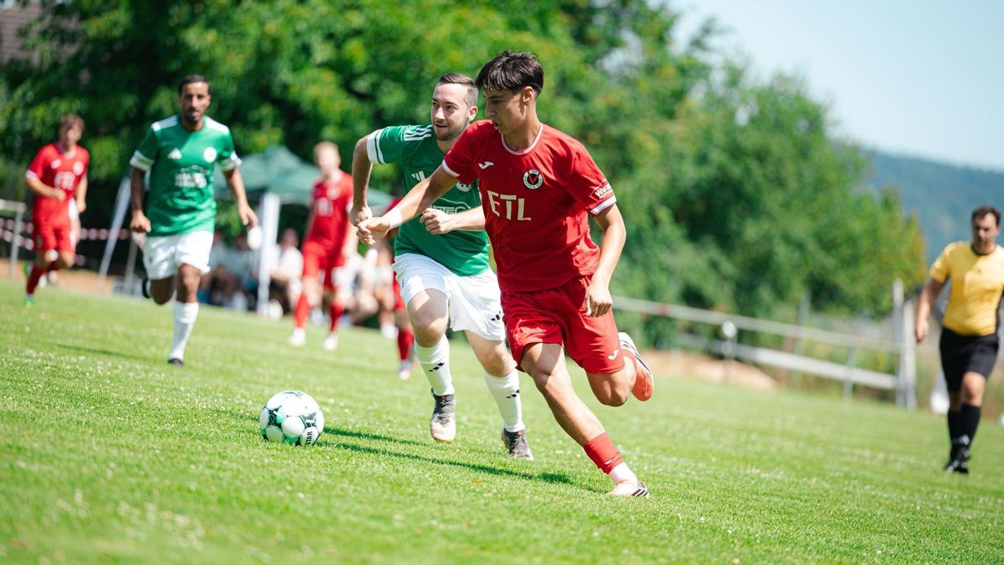 Kiyan Ermis (17), Nachwuchsspieler von Viktoria Köln, erzielte beim 18:0 im Test zwei Tore.