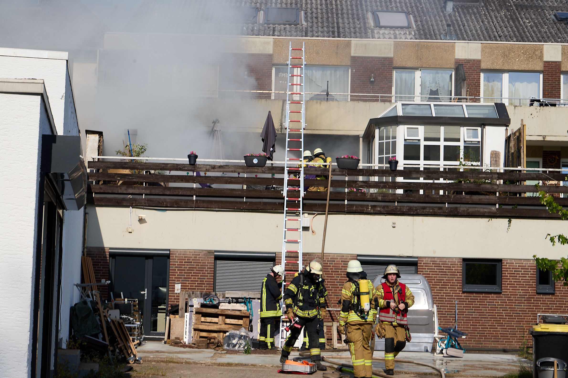 Das Bild zeigt einen Moment während des Brandeinsatzes in Schleiden.