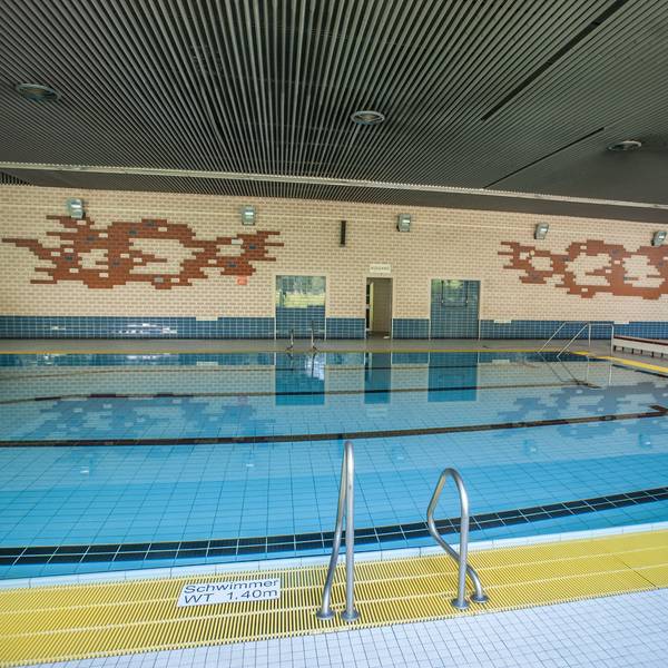 Schwimmbad Schwimmhalle Bergisch Neukirchen Foto: Ralf Krieger