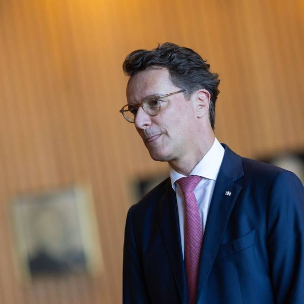 Hendrik Wüst (CDU), Ministerpräsident von Nordrhein-Westfalen, kommt zum Parlamentarischen Untersuchungsausschuss „Brückendesaster und Infrastrukturstau“ in den Landtag.