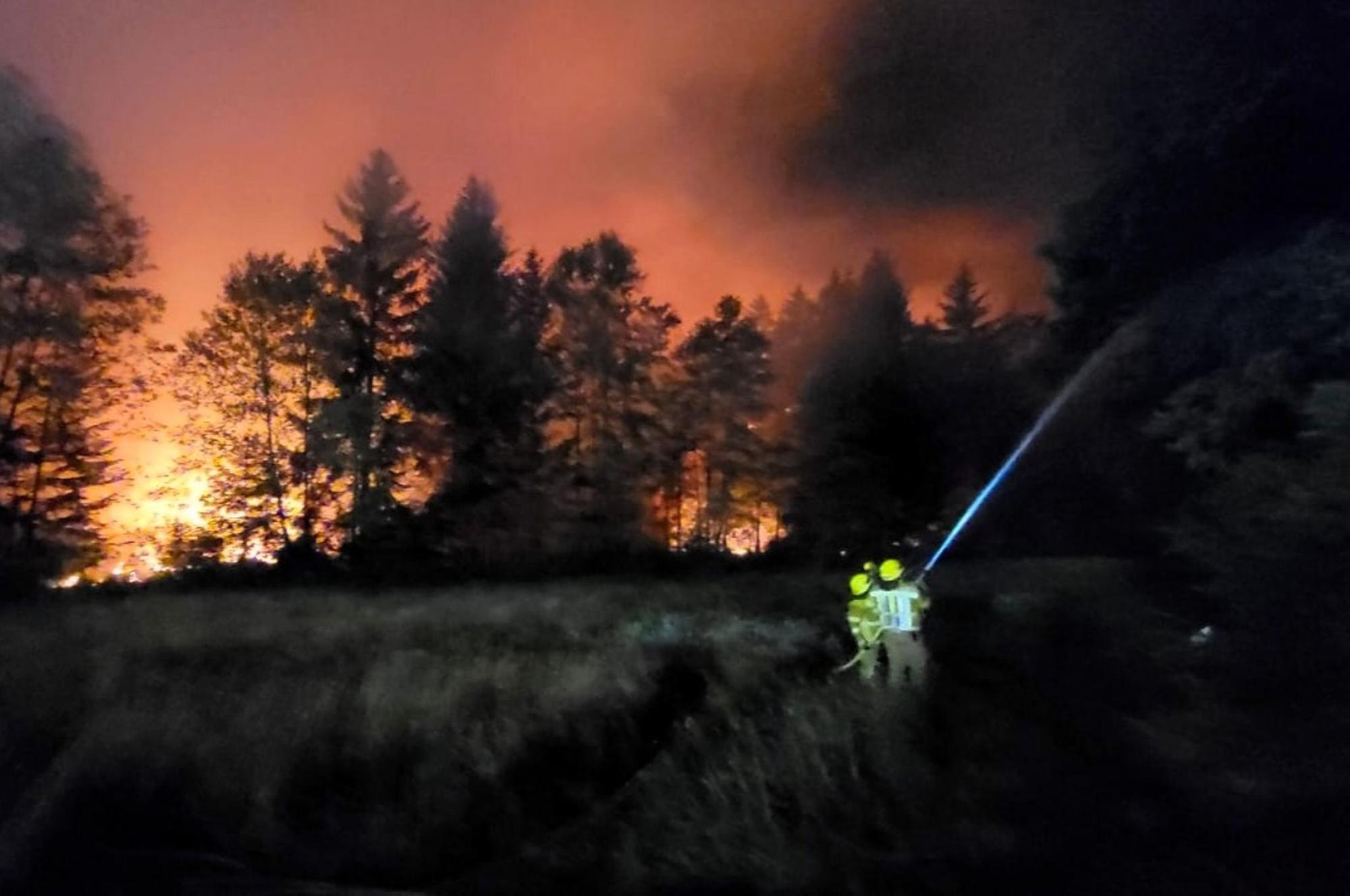 Wegen eines Waldbrandes am Chiemsee wurde die A8 gesperrt.