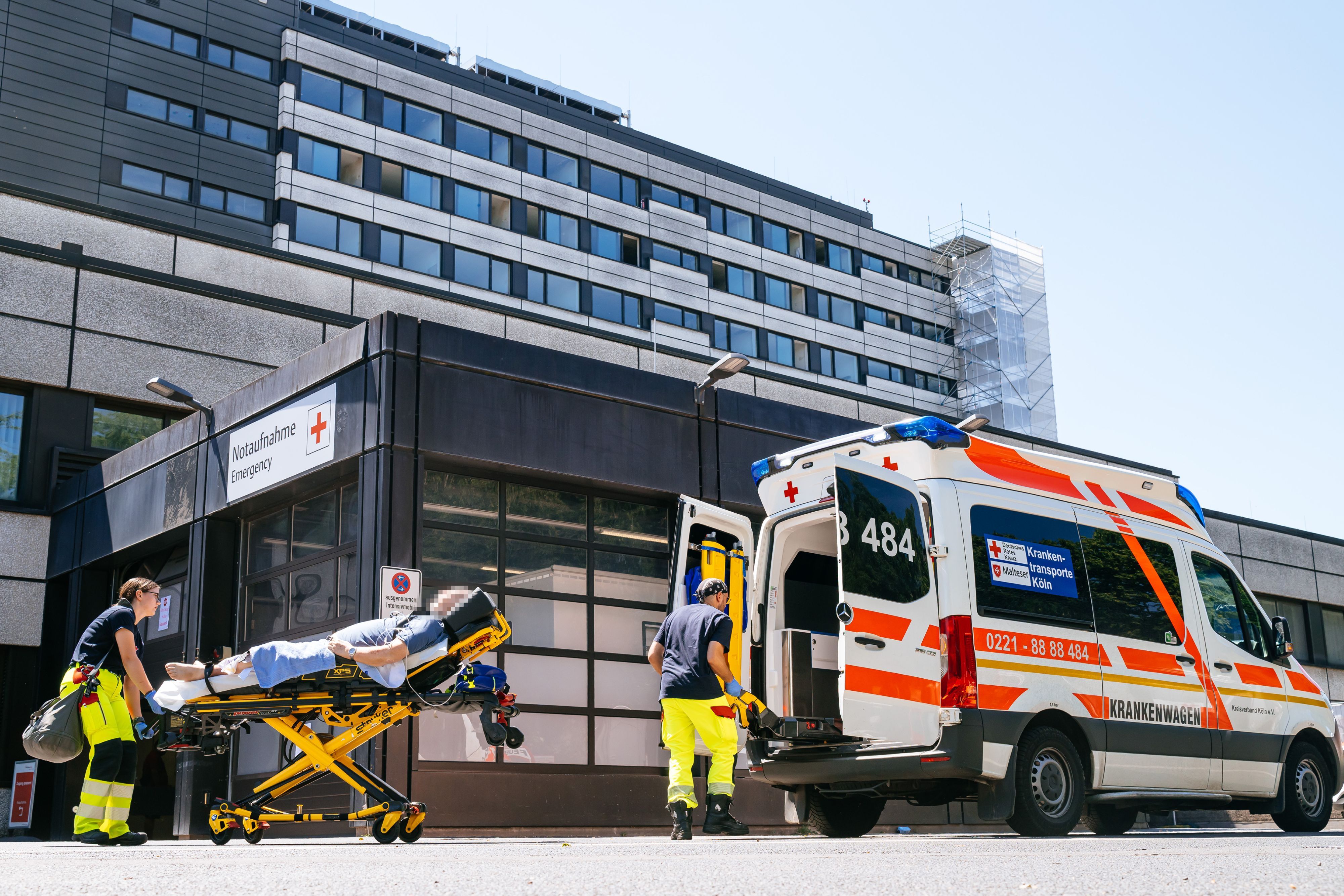 Hitzeopfer in der Notaufnahme in Köln-Merheim am Sonntag, 28. Juni