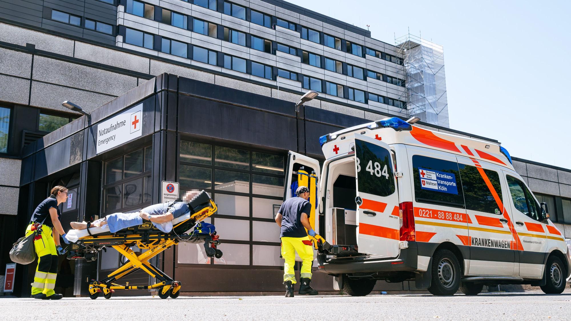 Hitzeopfer in der Notaufnahme in Köln-Merheim am Sonntag, 28. Juni