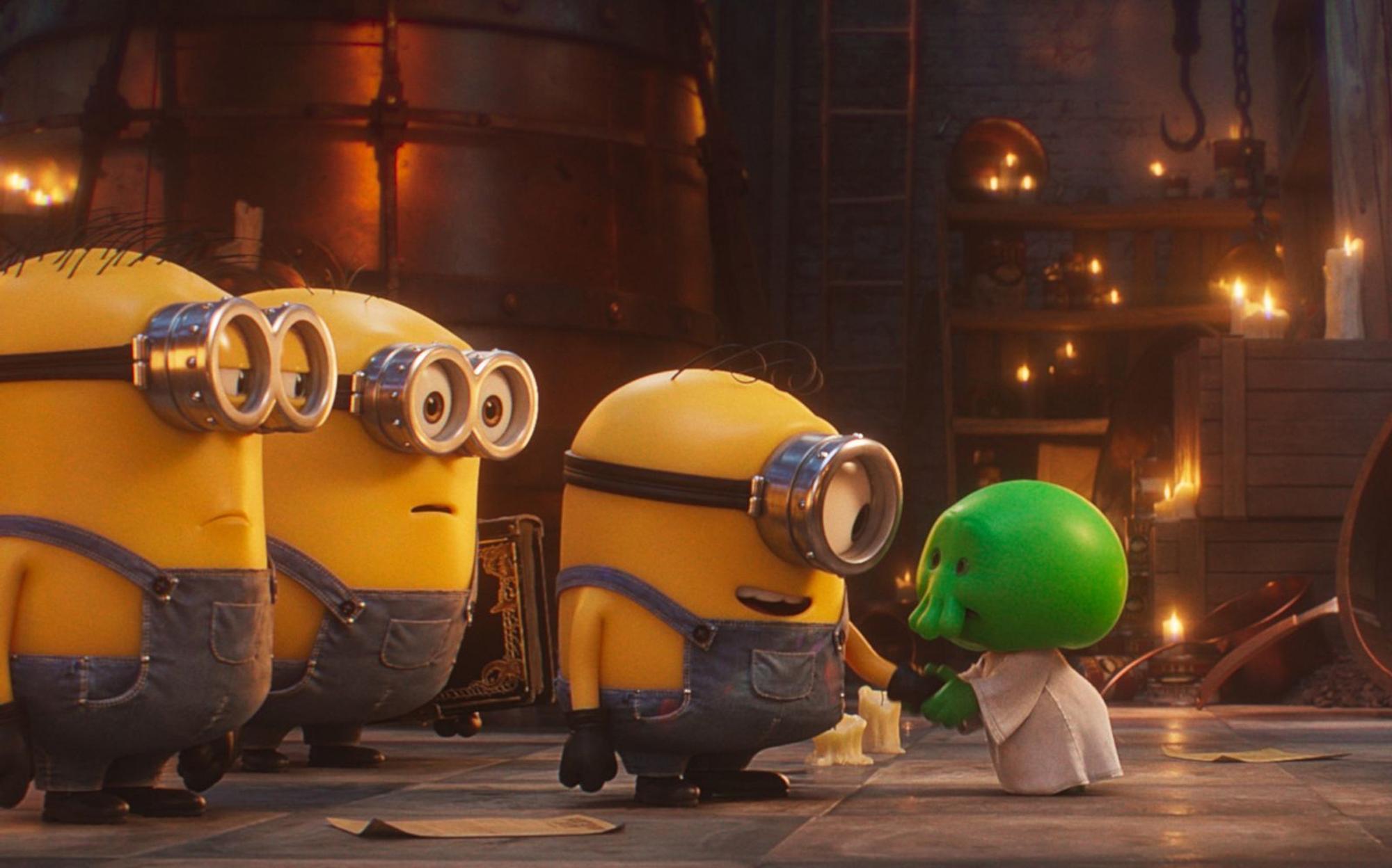 Der kleine grüne Goomi (synchronisiert von Bill Kaulitz) hilft den Minions dabei, das perfekte Monster zu finden. (Bild: Universal Studios)