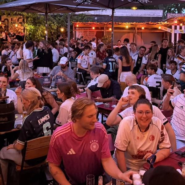 Public Viewing in Köln im Bumann & Sohn.