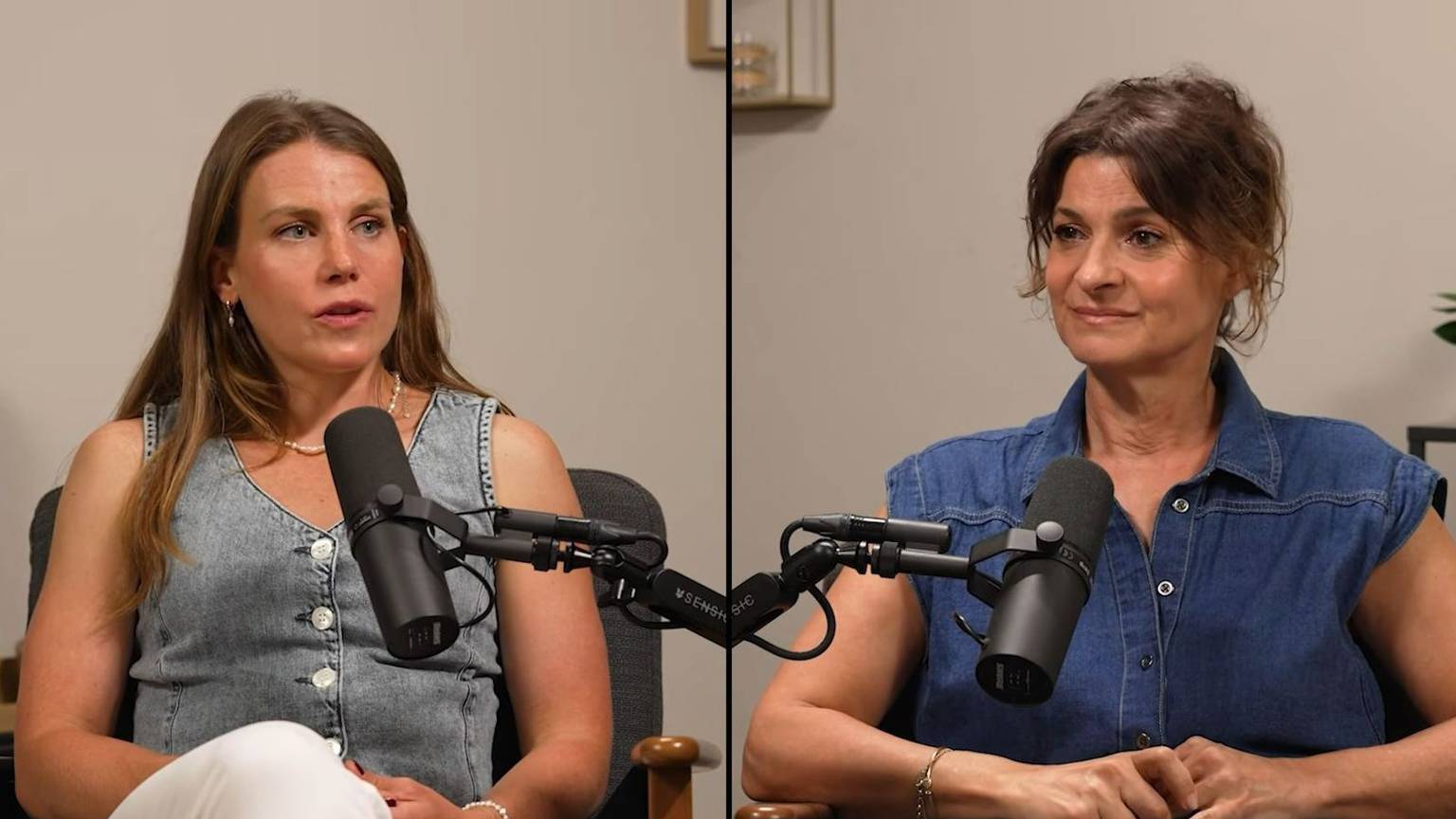Marlene Lufen (rechts) kann kaum fassen, was ihr Nathalie Schöffmann erzählt. (Bild: Screenshot M wie Marlene)