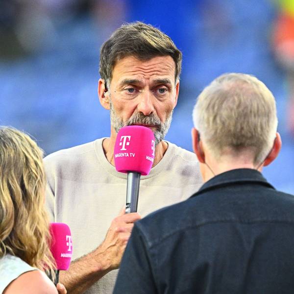 Jürgen Klopp, TV-Experte bei „MagentaTV“, ist nach dem DFB-Aus bei der WM im Gespräch mit Kollegin Tabea Kemme und Moderator Johannes B. Kerner.