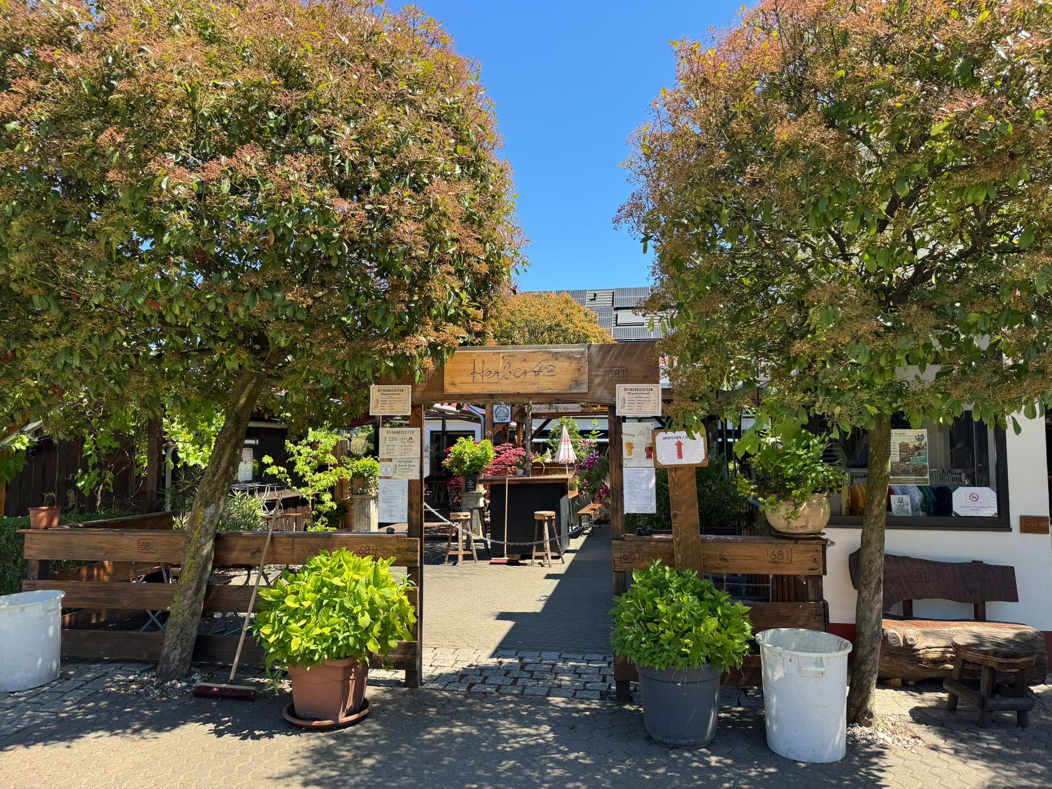 Herbertz Biergarten in Rodenkirchen.
