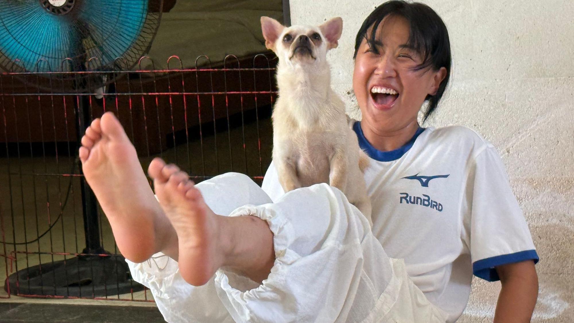 Puppy Yoga macht die Menschen glücklich - aber es gibt Schattenseiten.