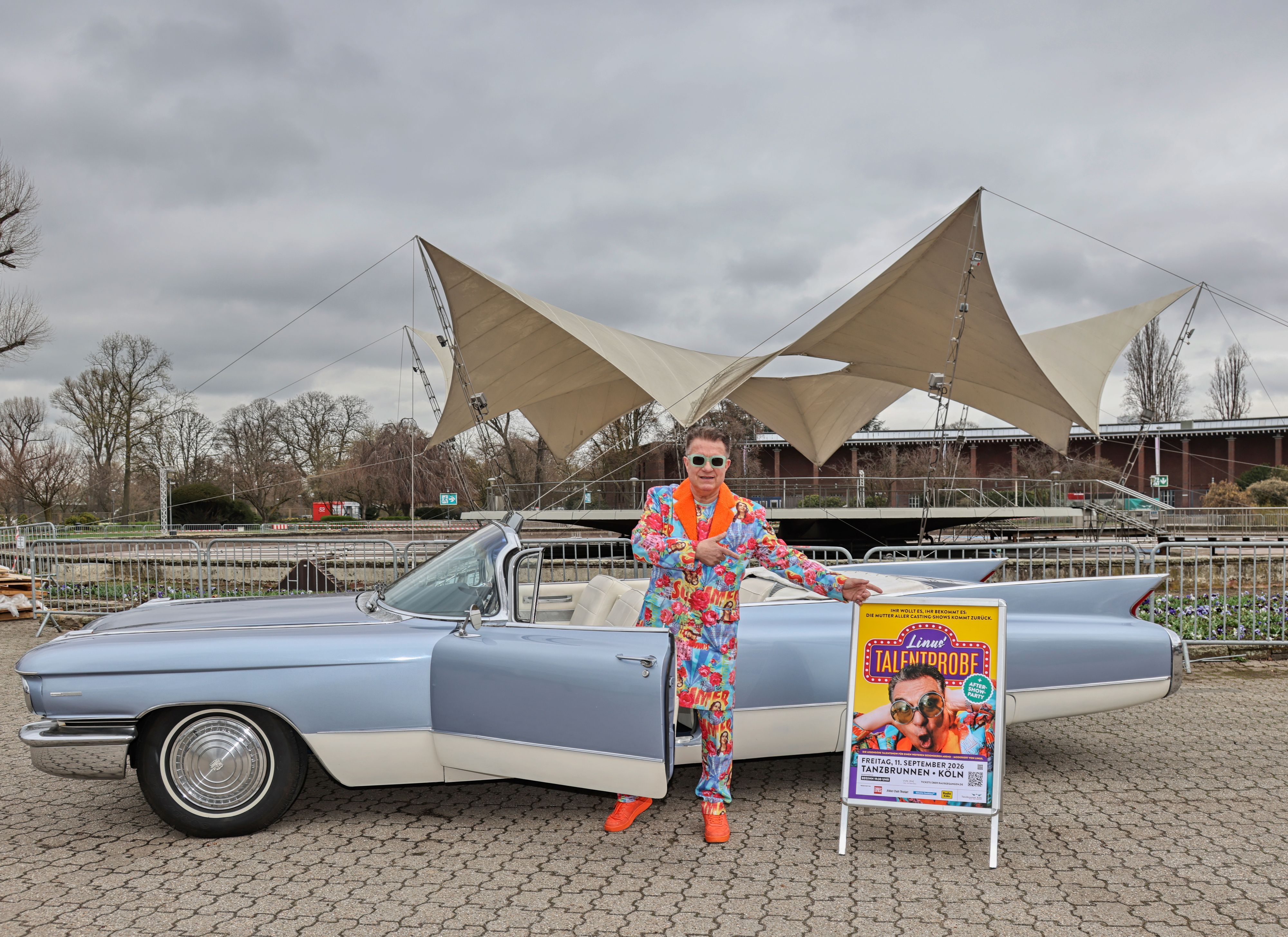 Entertainer Linus mit seinem Oldtimer.