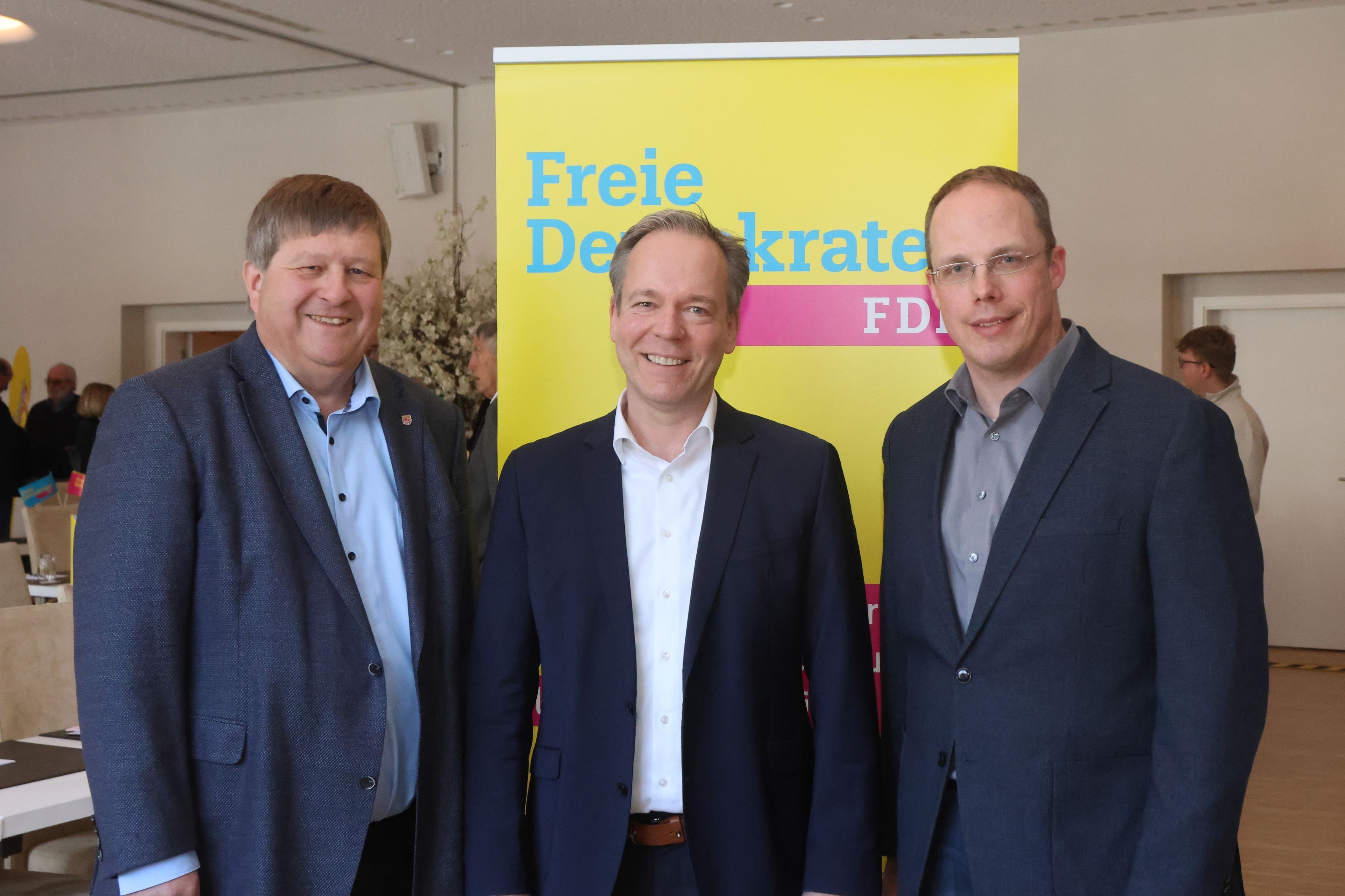 FDP-Fraktionschef Reinhold Müller begründete den Antrag.